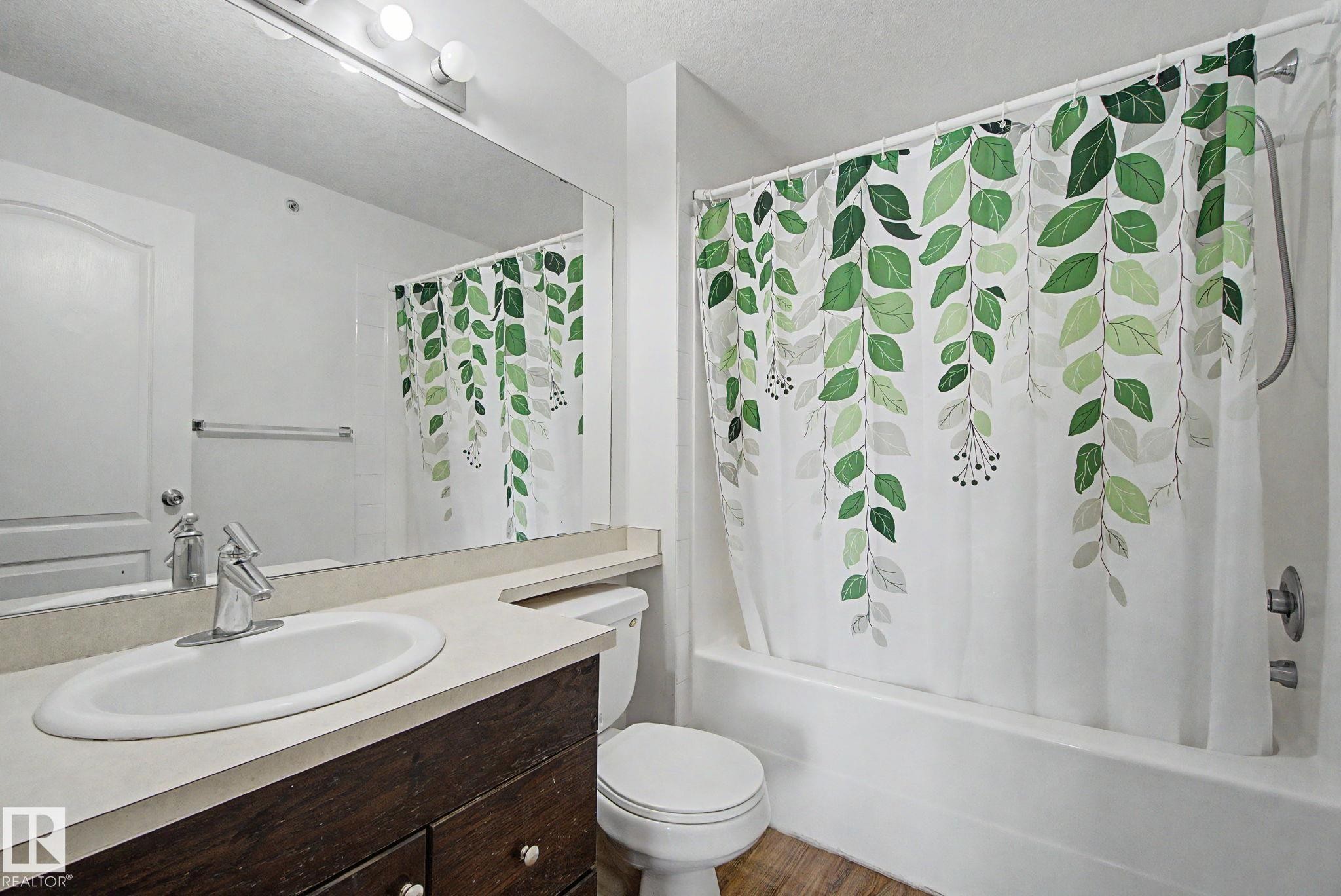 1401 9363 Simpson Drive, Edmonton, AB - Indoor Photo Showing Bathroom
