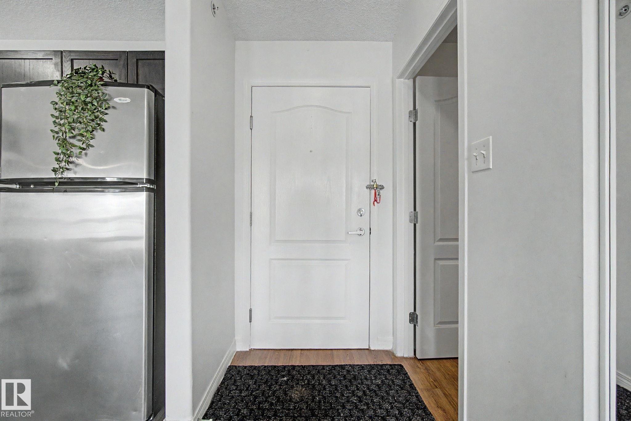 1401 9363 Simpson Drive, Edmonton, AB - Indoor Photo Showing Other Room