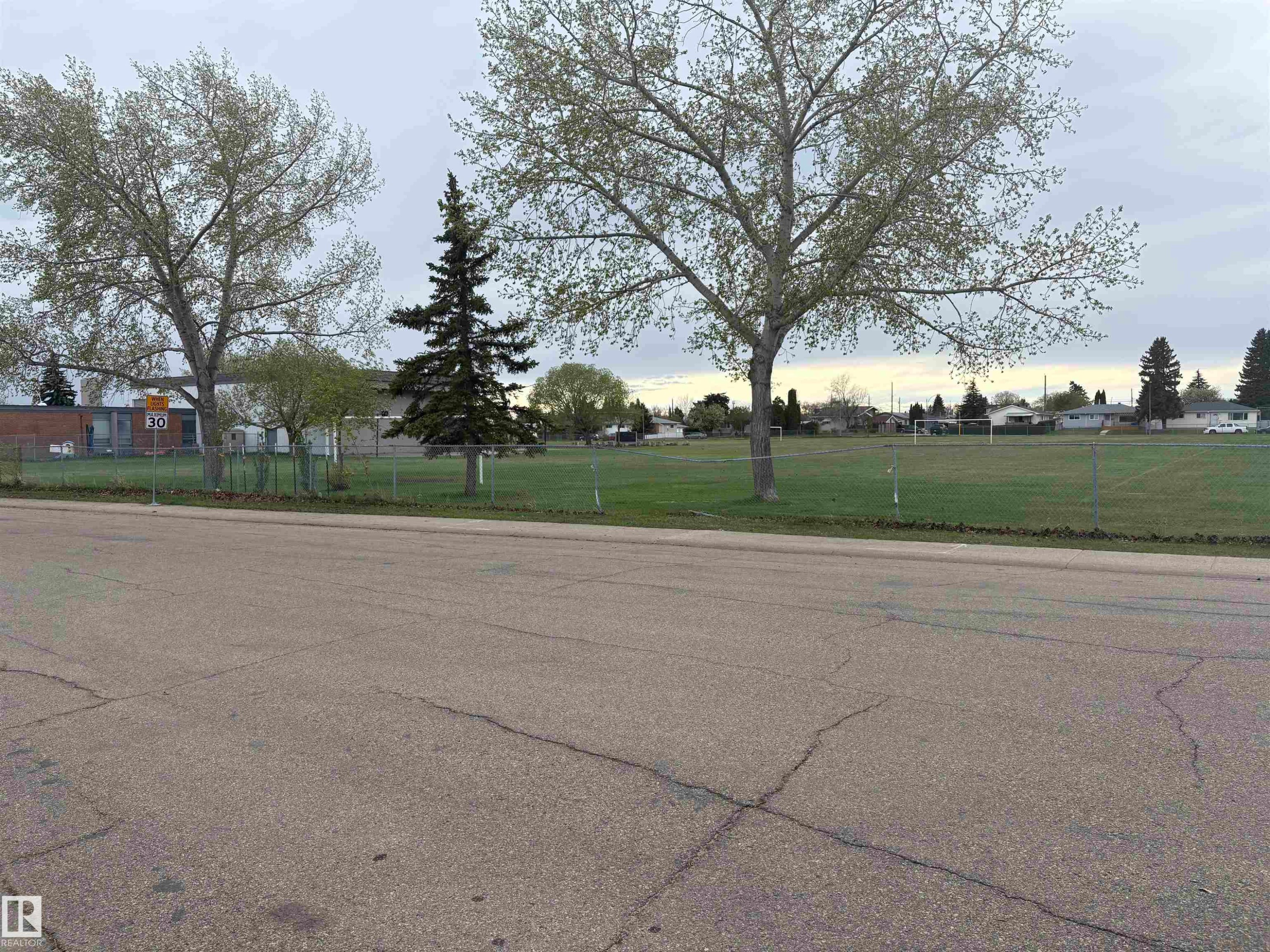 Image quality insufficient for description - 13231 74 Street, Edmonton, AB - Outdoor With View