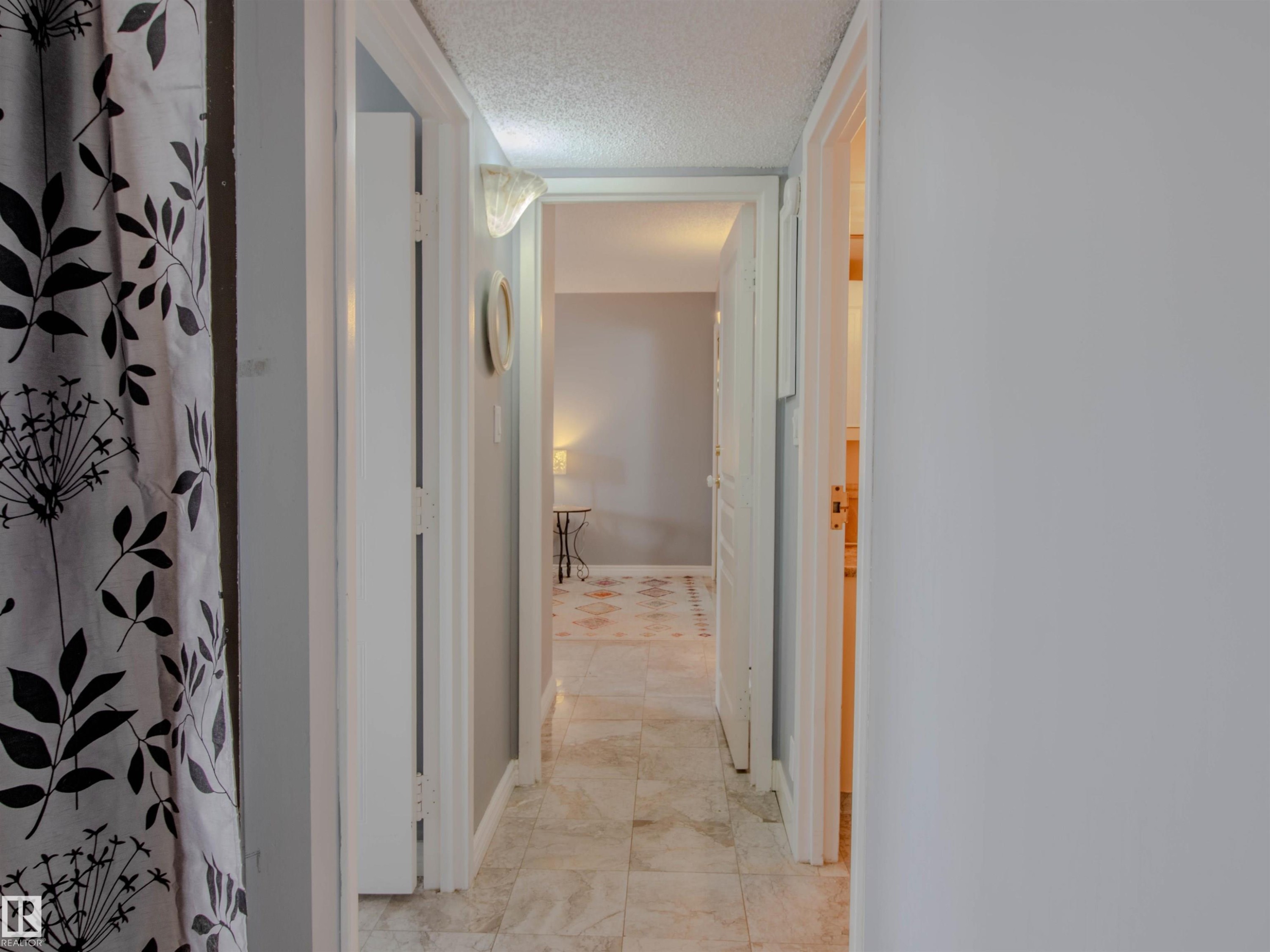 202 8340 Jasper Avenue, Edmonton, AB - Indoor Photo Showing Other Room