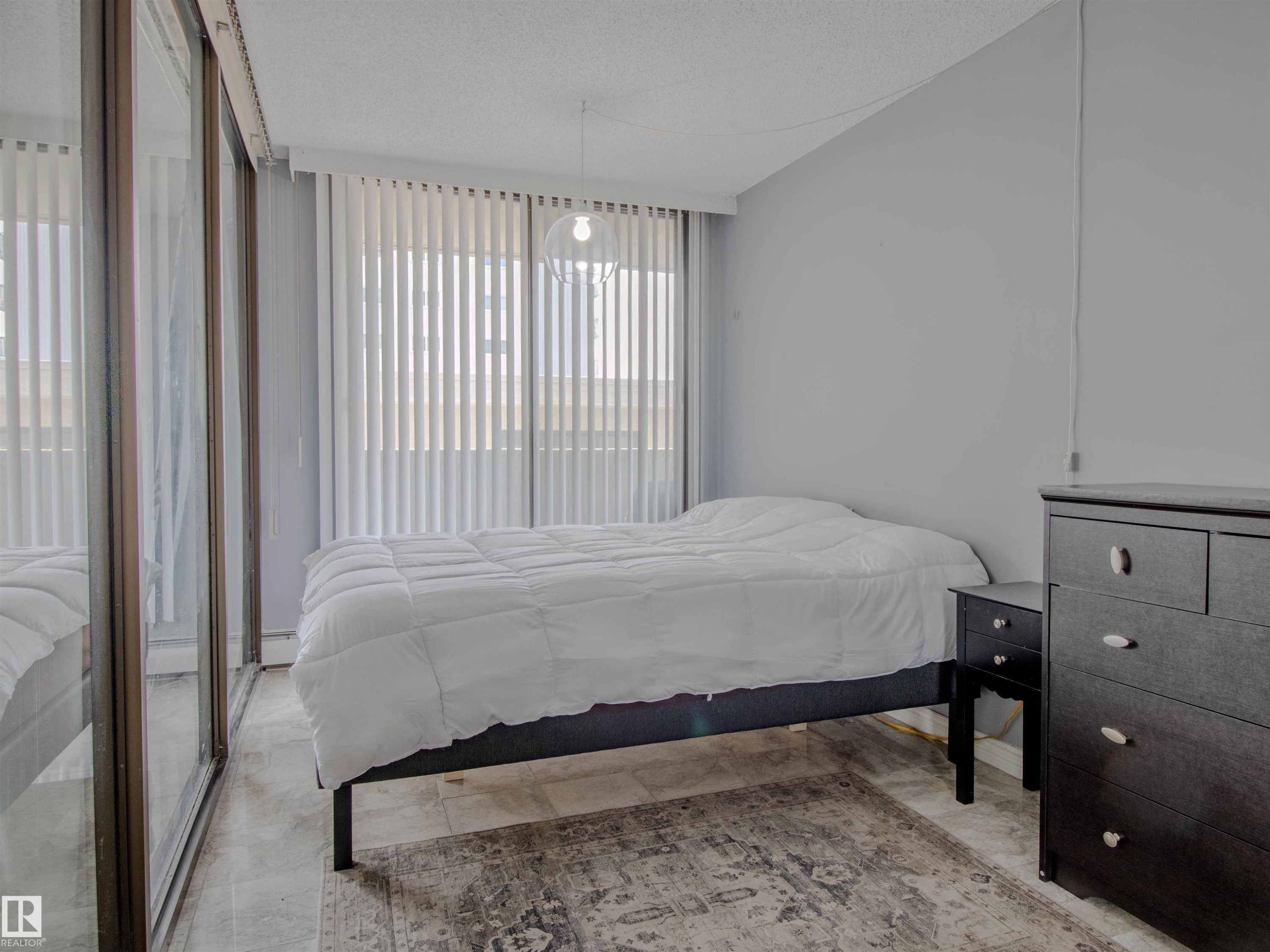 202 8340 Jasper Avenue, Edmonton, AB - Indoor Photo Showing Bedroom