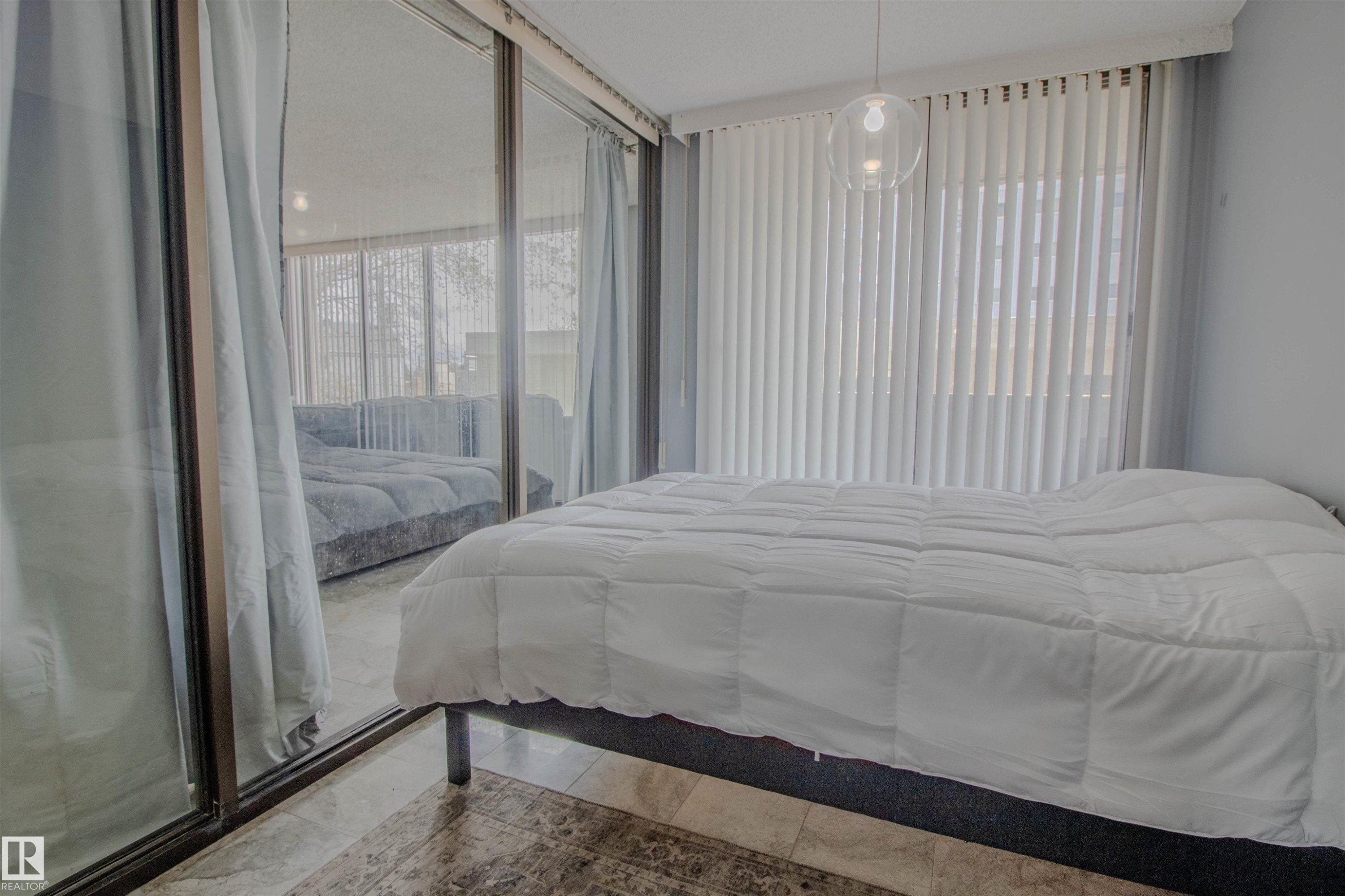 202 8340 Jasper Avenue, Edmonton, AB - Indoor Photo Showing Bedroom