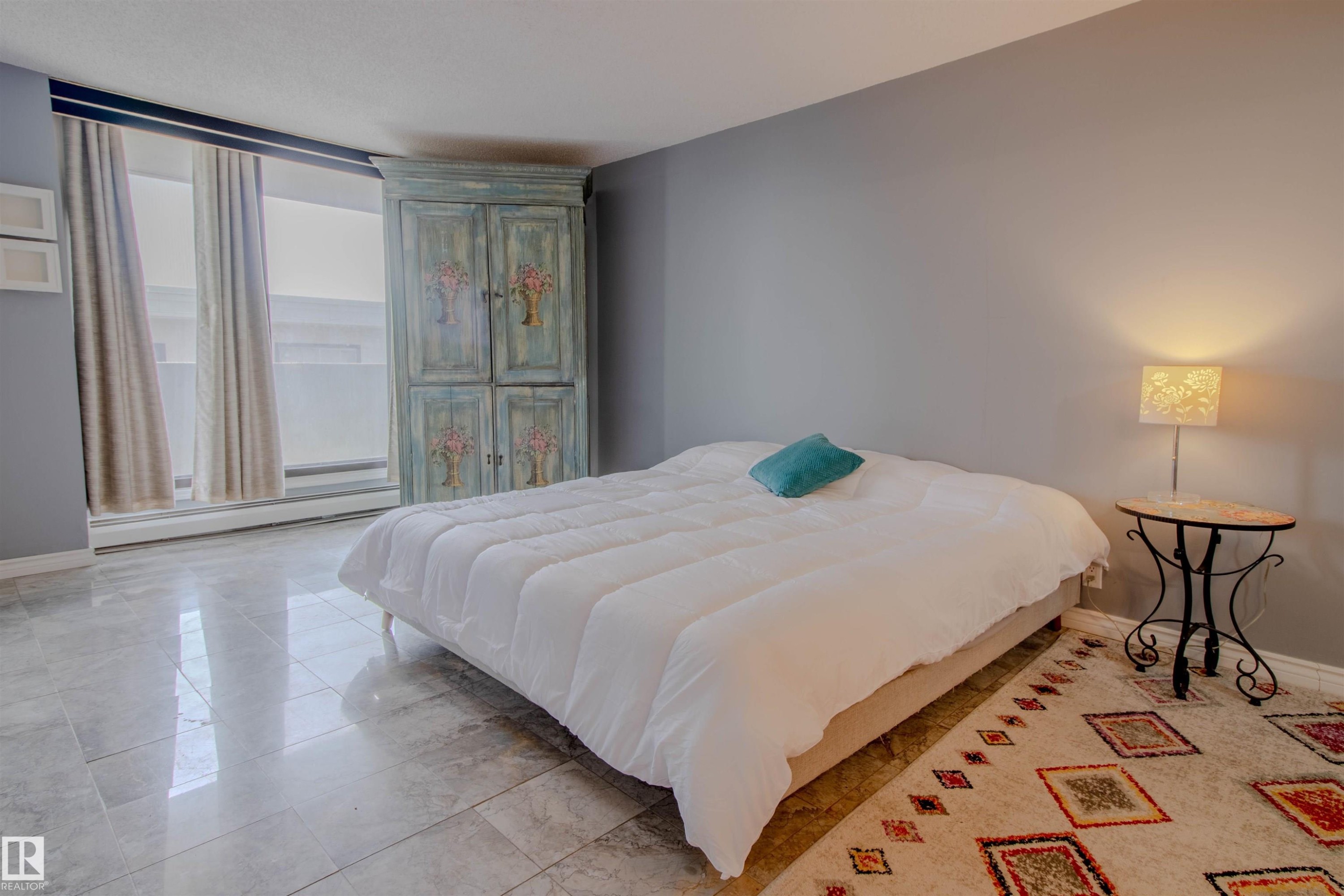 202 8340 Jasper Avenue, Edmonton, AB - Indoor Photo Showing Bedroom