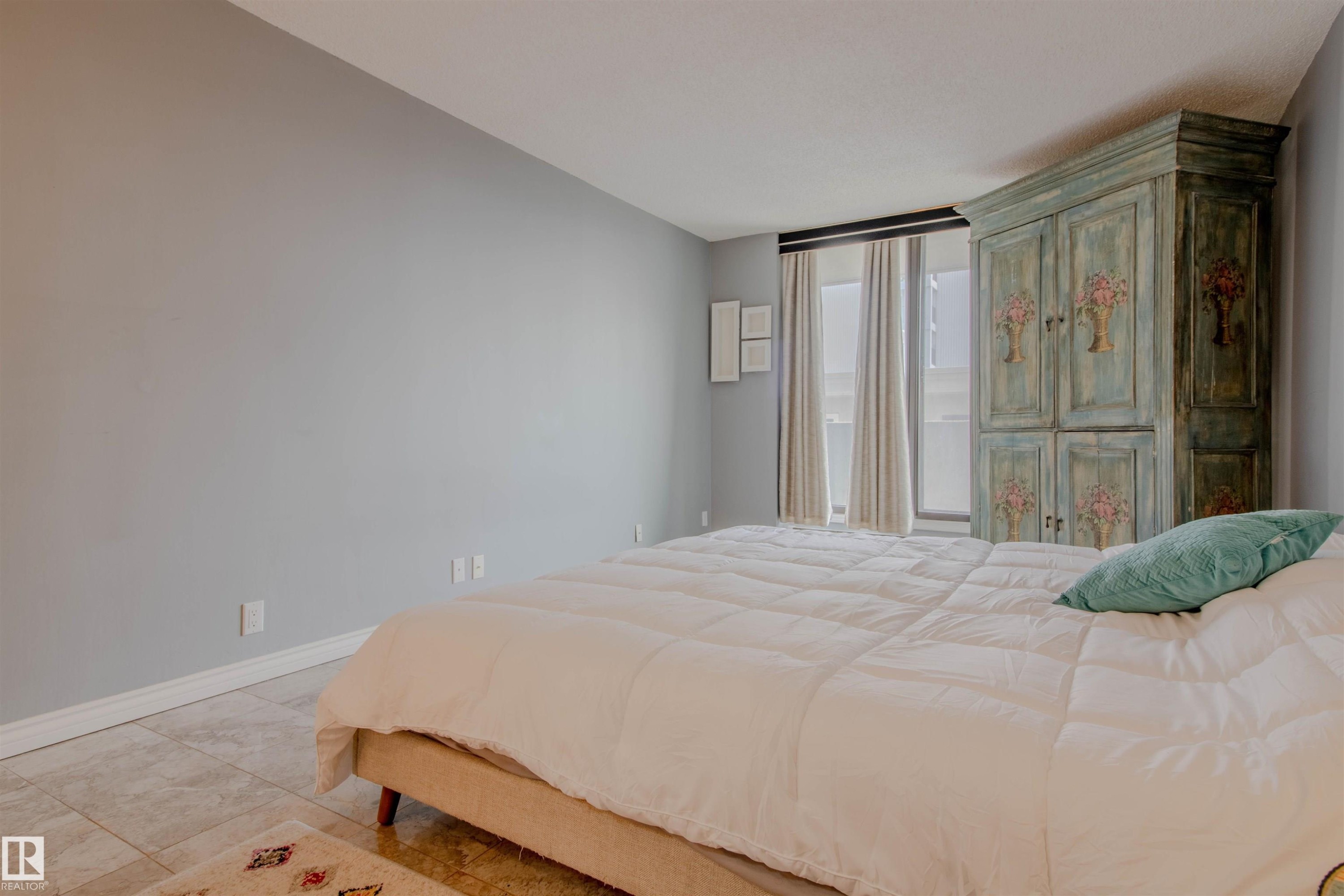 202 8340 Jasper Avenue, Edmonton, AB - Indoor Photo Showing Other Room