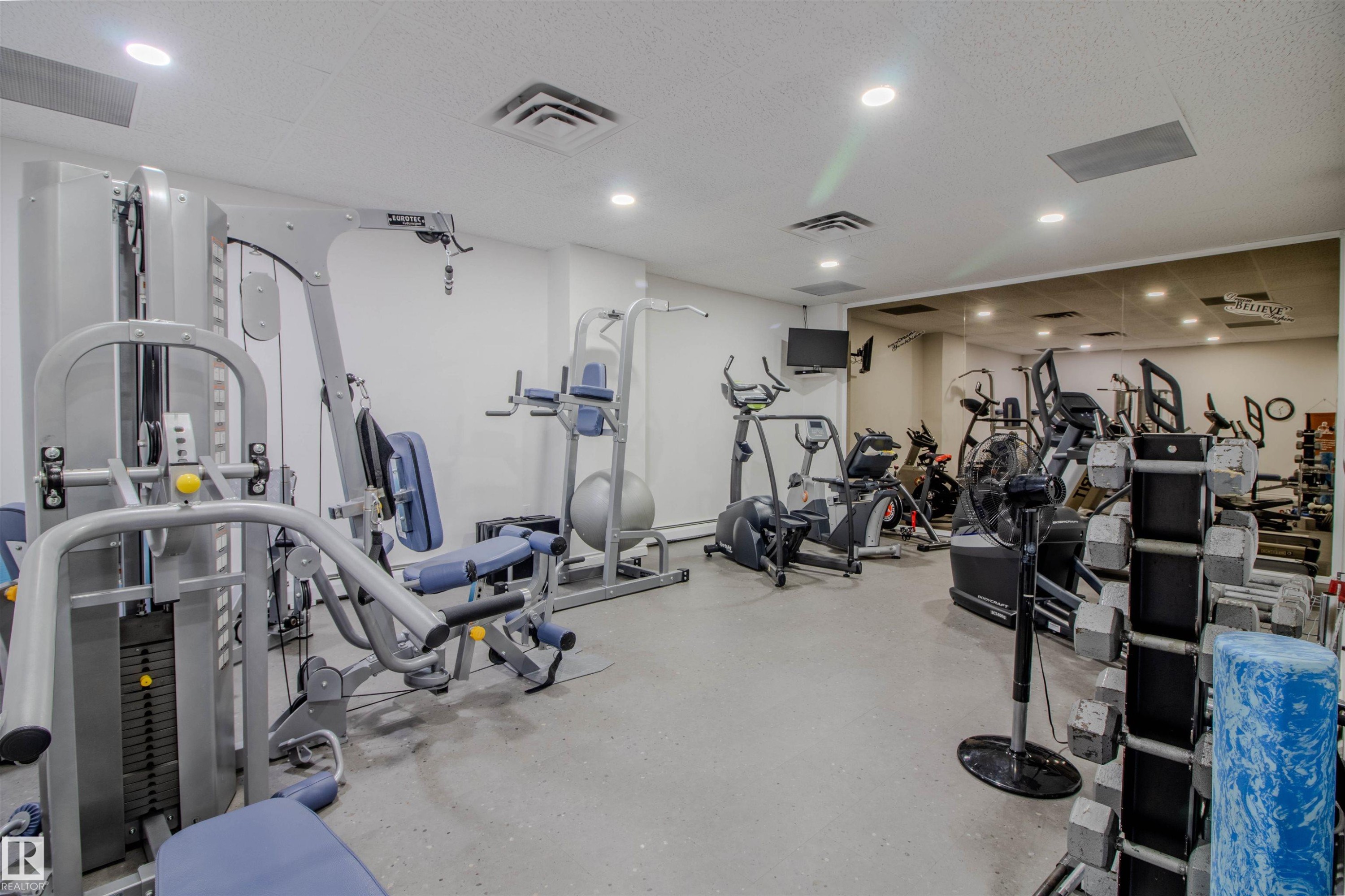 202 8340 Jasper Avenue, Edmonton, AB - Indoor Photo Showing Gym Room