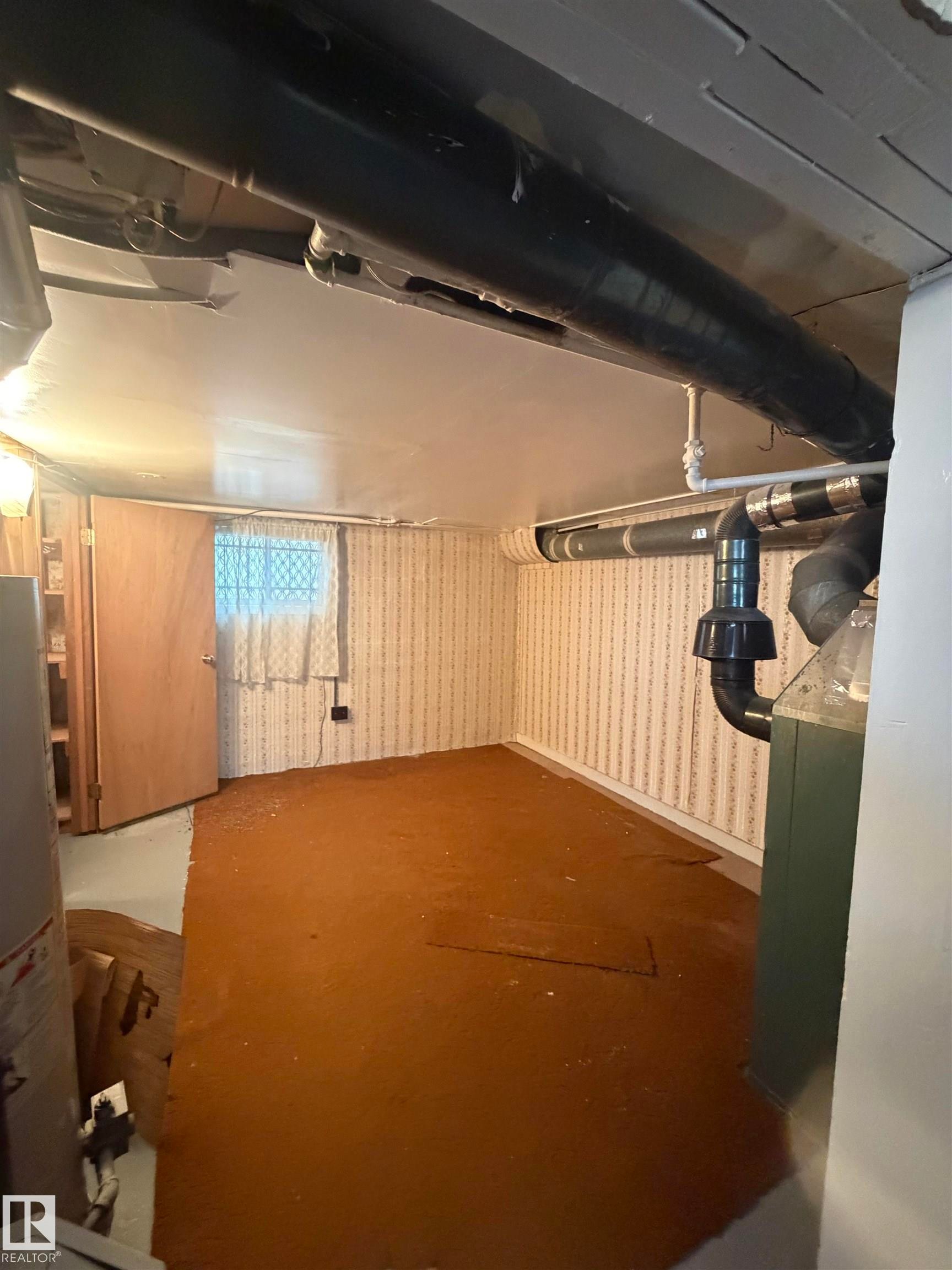 Image quality insufficient for description - 9630 106 Avenue, Edmonton, AB - Indoor Photo Showing Other Room