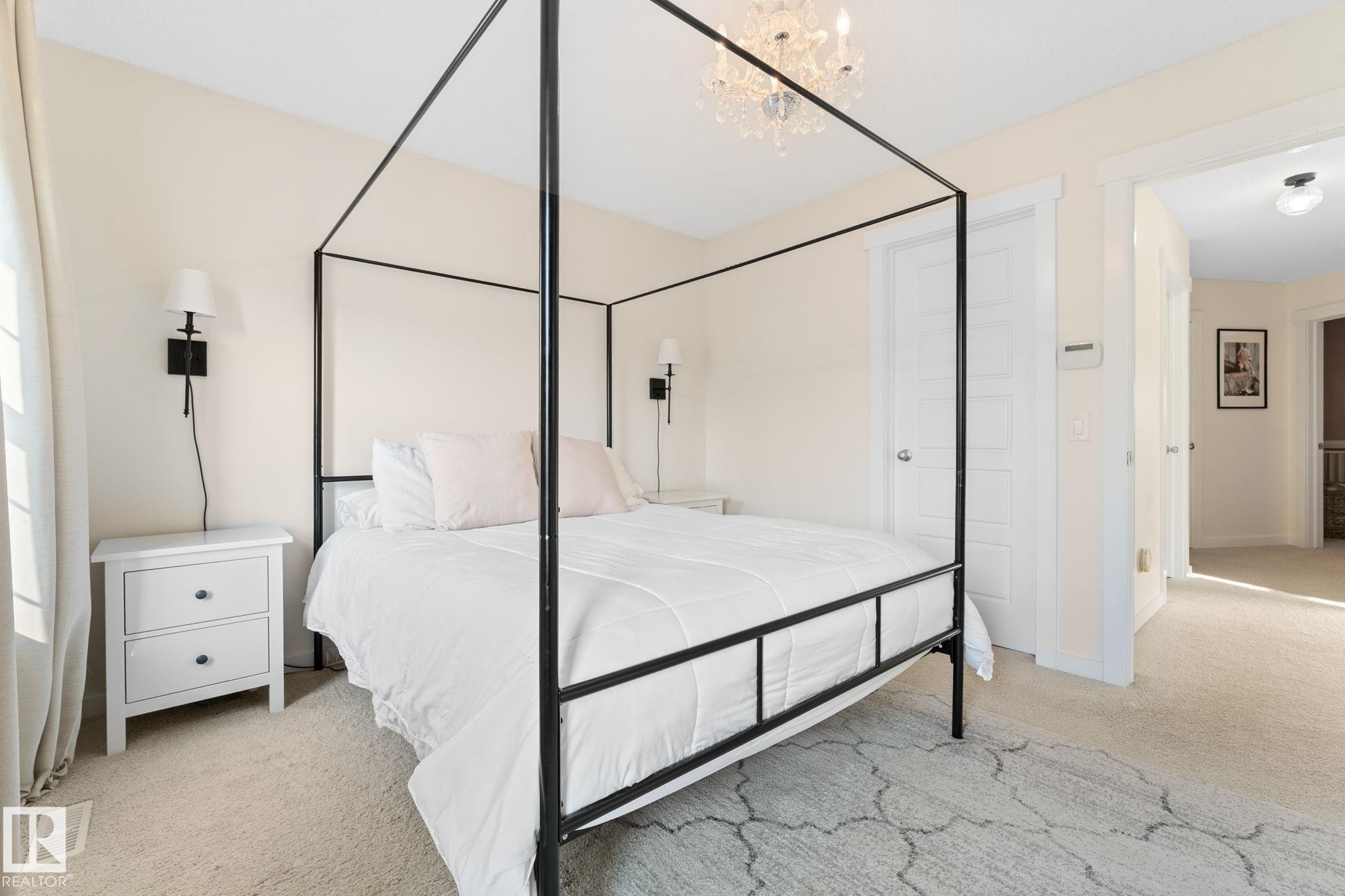5152 4 Avenue, Edmonton, AB - Indoor Photo Showing Bedroom