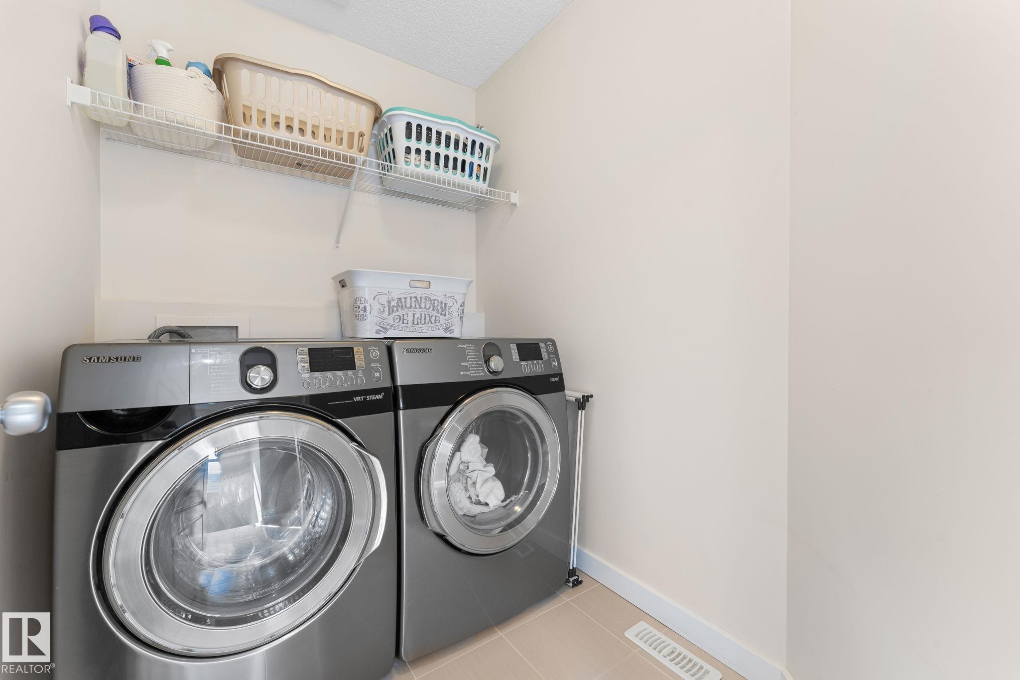 5152 4 Avenue, Edmonton, AB - Indoor Photo Showing Laundry Room