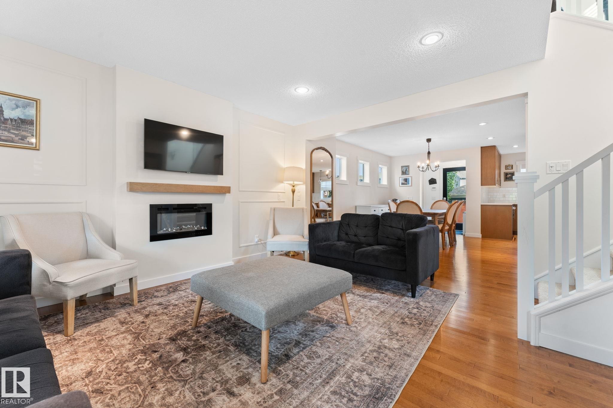 5152 4 Avenue, Edmonton, AB - Indoor Photo Showing Living Room With Fireplace