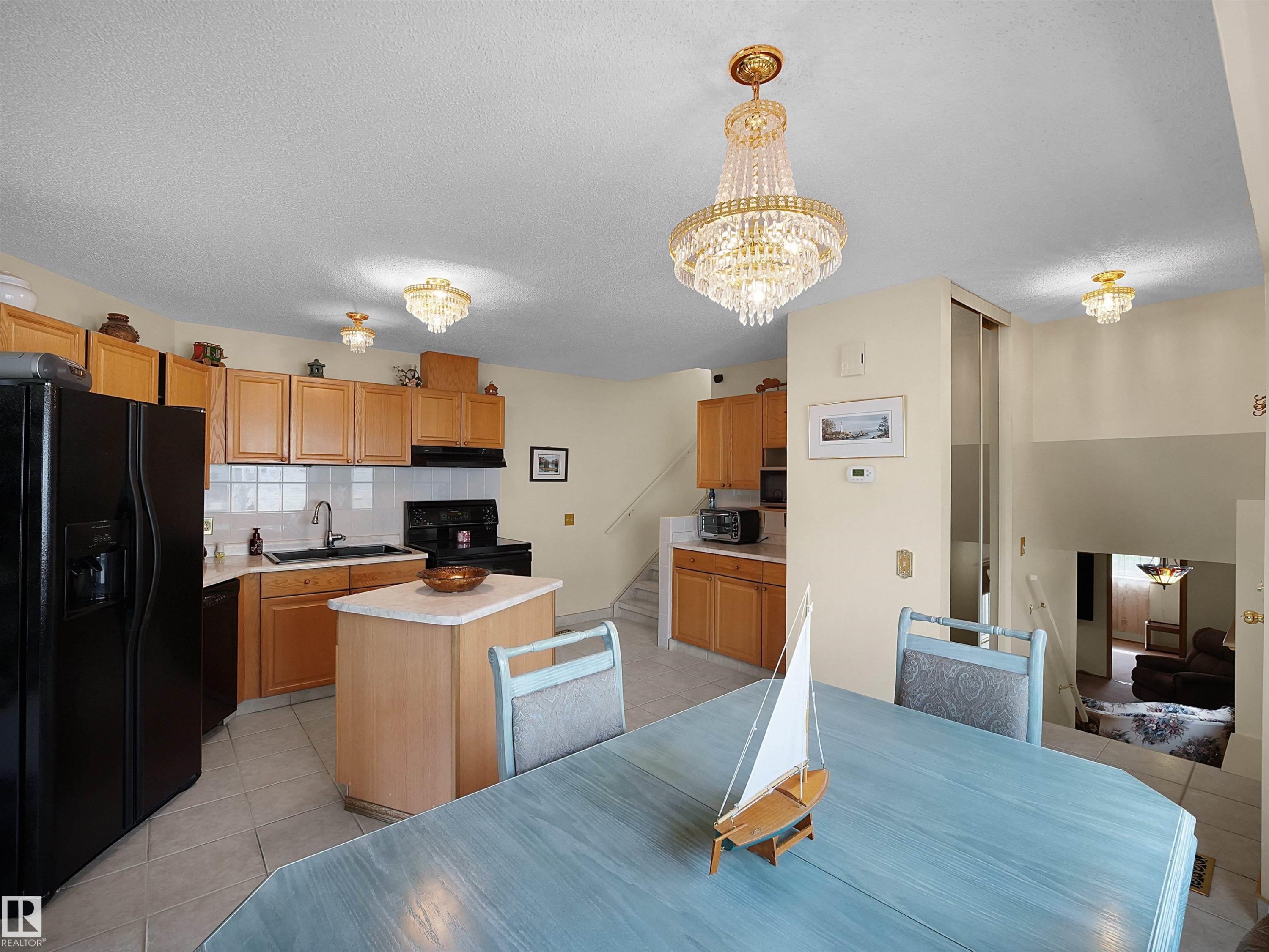 10711 24 Avenue, Edmonton, AB - Indoor Photo Showing Kitchen