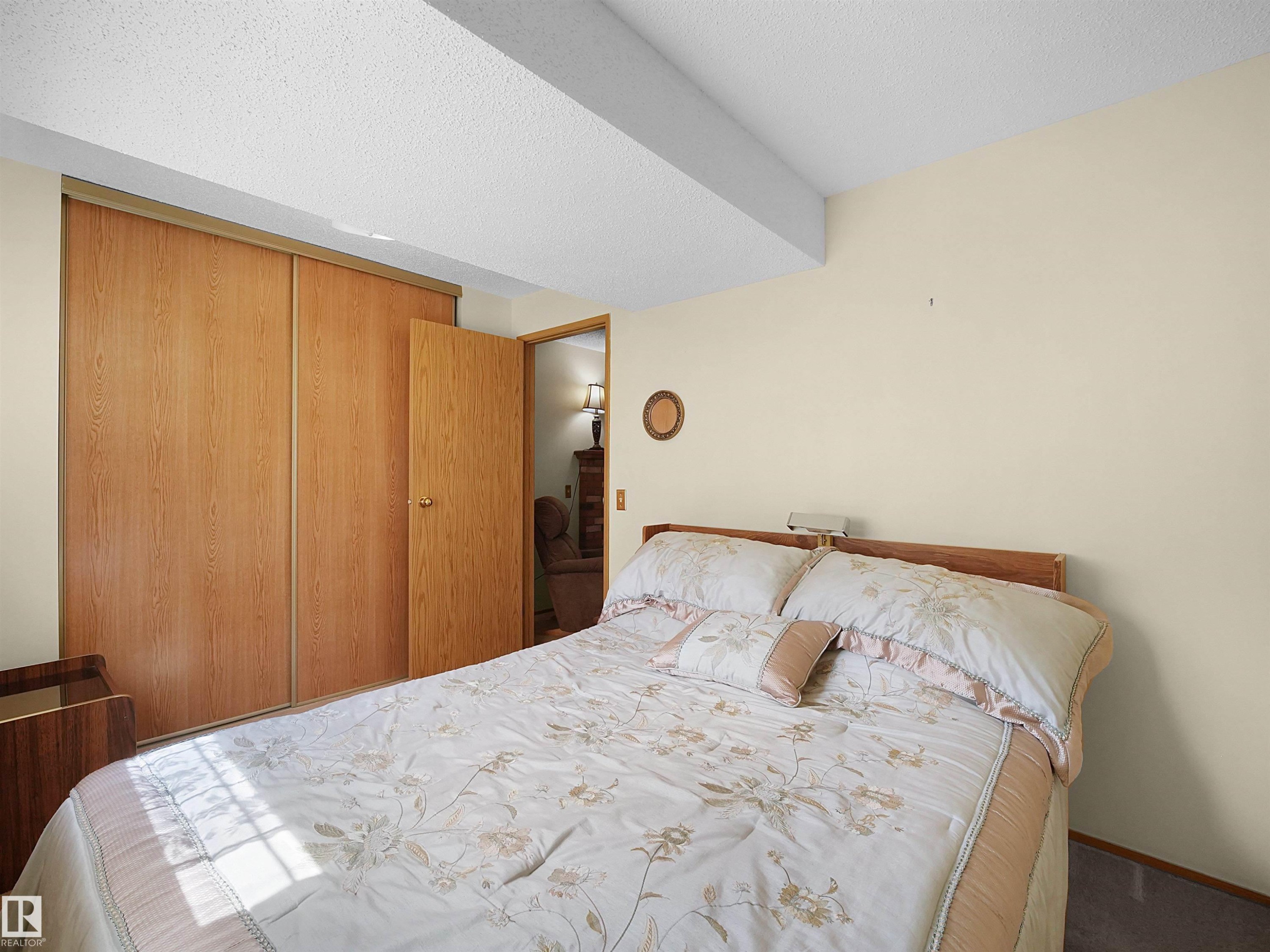 10711 24 Avenue, Edmonton, AB - Indoor Photo Showing Bedroom