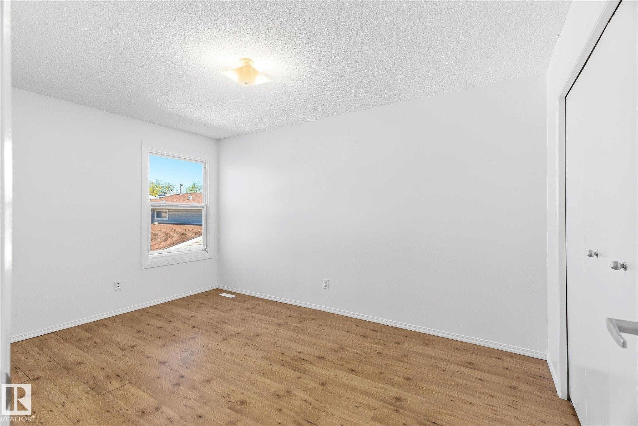 6320 184 Street, Edmonton, AB - Indoor Photo Showing Other Room