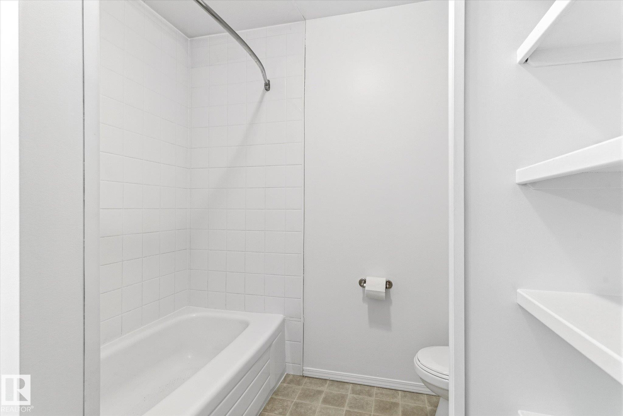 6320 184 Street, Edmonton, AB - Indoor Photo Showing Bathroom