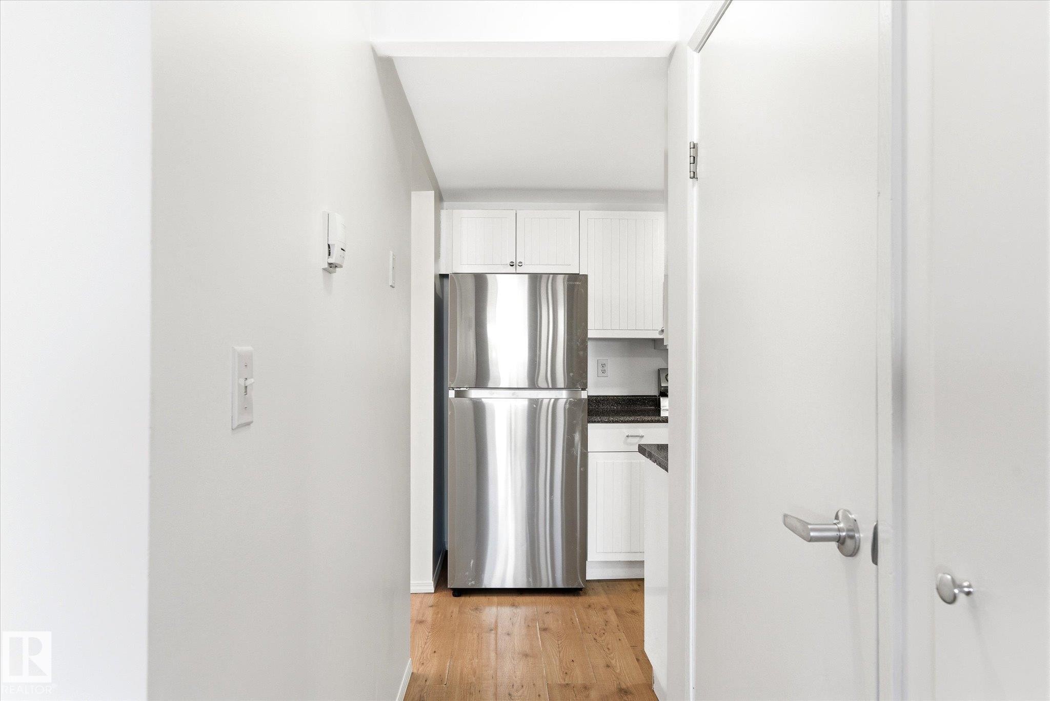 6320 184 Street, Edmonton, AB - Indoor