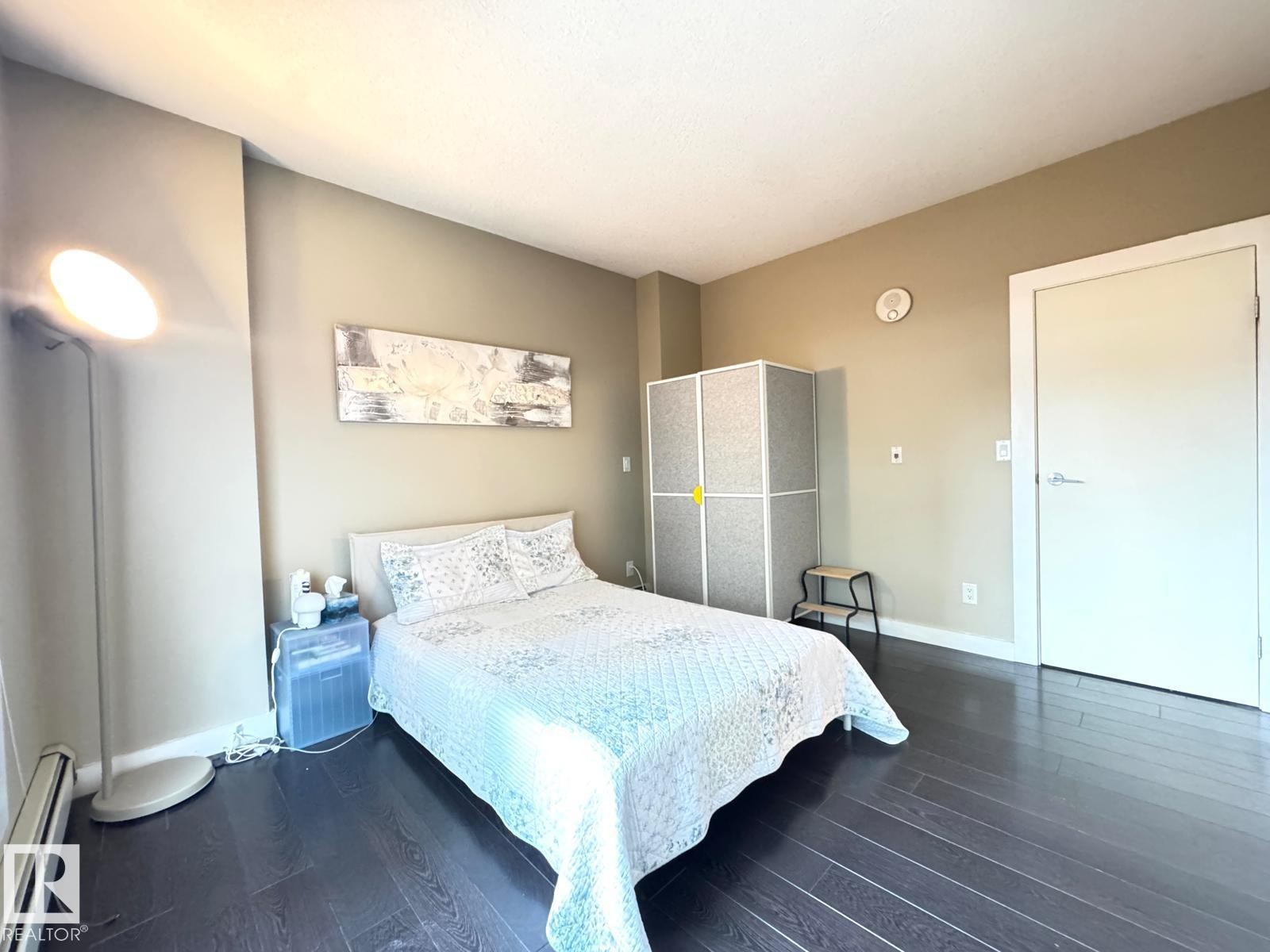 702 10136 104 Street, Edmonton, AB - Indoor Photo Showing Bedroom