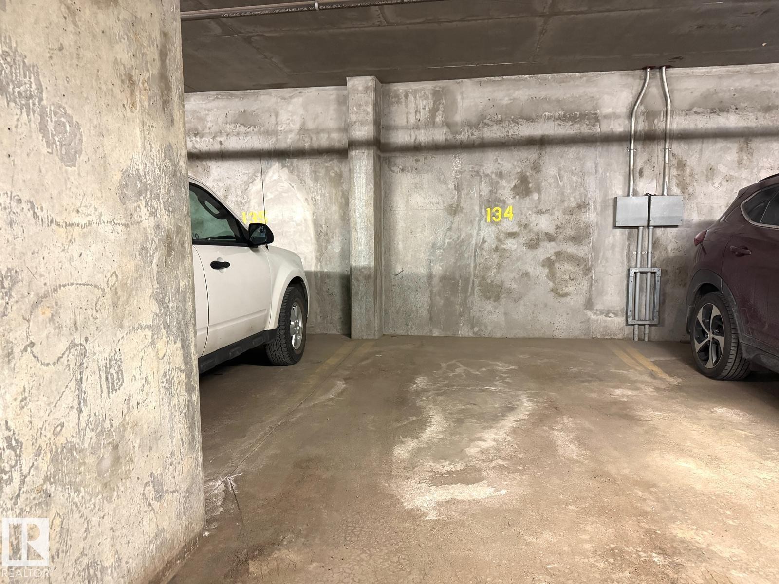702 10136 104 Street, Edmonton, AB - Indoor Photo Showing Garage