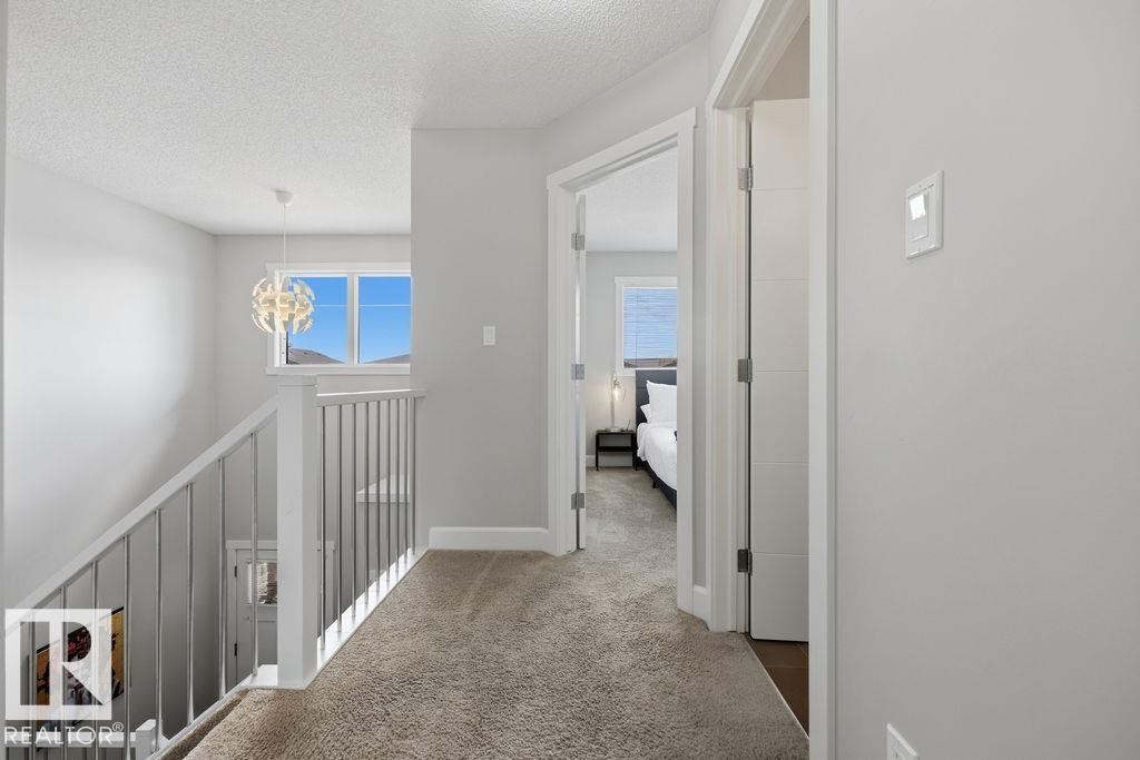 2366 Ware Crescent, Edmonton, AB - Indoor Photo Showing Other Room