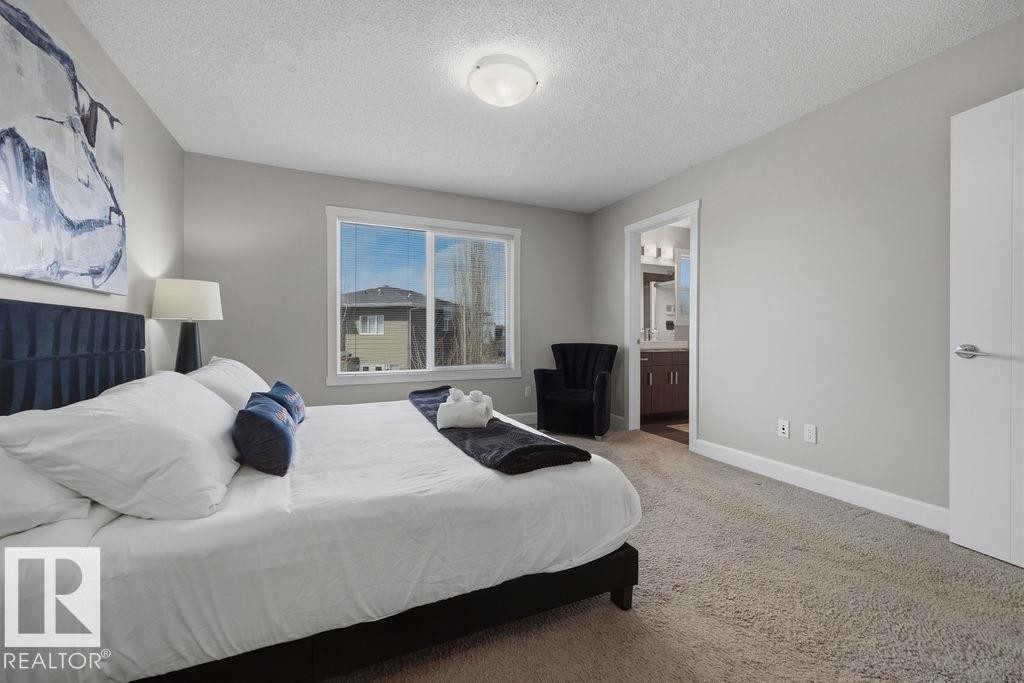 2366 Ware Crescent, Edmonton, AB - Indoor Photo Showing Bedroom
