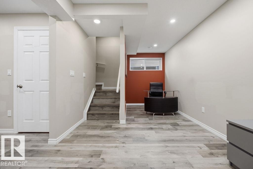 2366 Ware Crescent, Edmonton, AB - Indoor Photo Showing Other Room