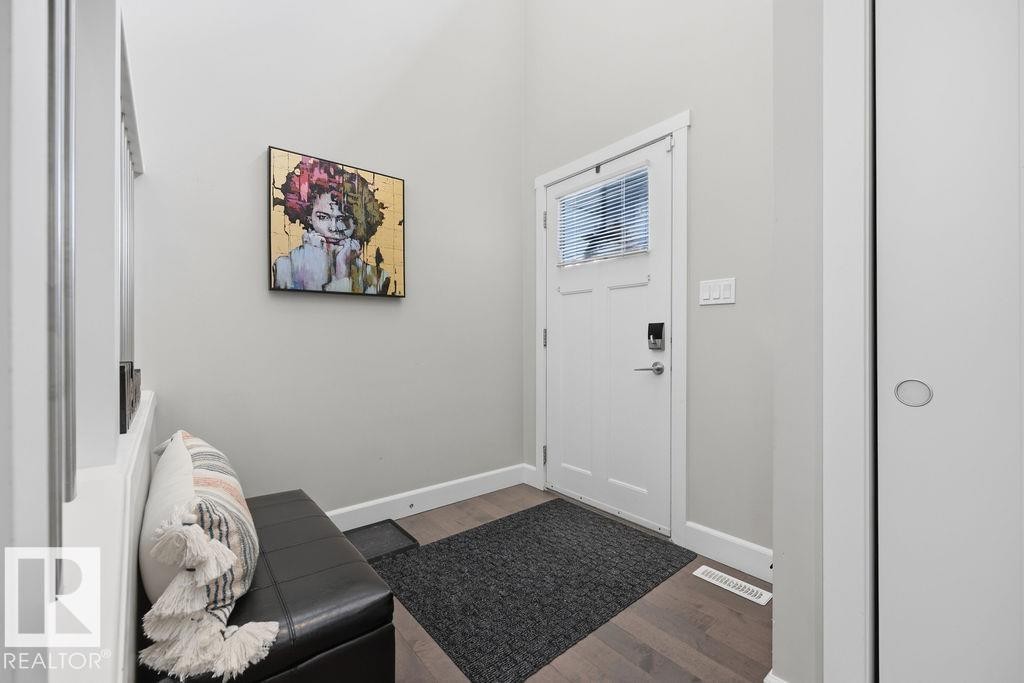 2366 Ware Crescent, Edmonton, AB - Indoor Photo Showing Other Room