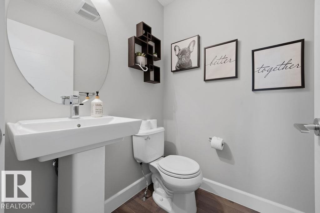 2366 Ware Crescent, Edmonton, AB - Indoor Photo Showing Bathroom