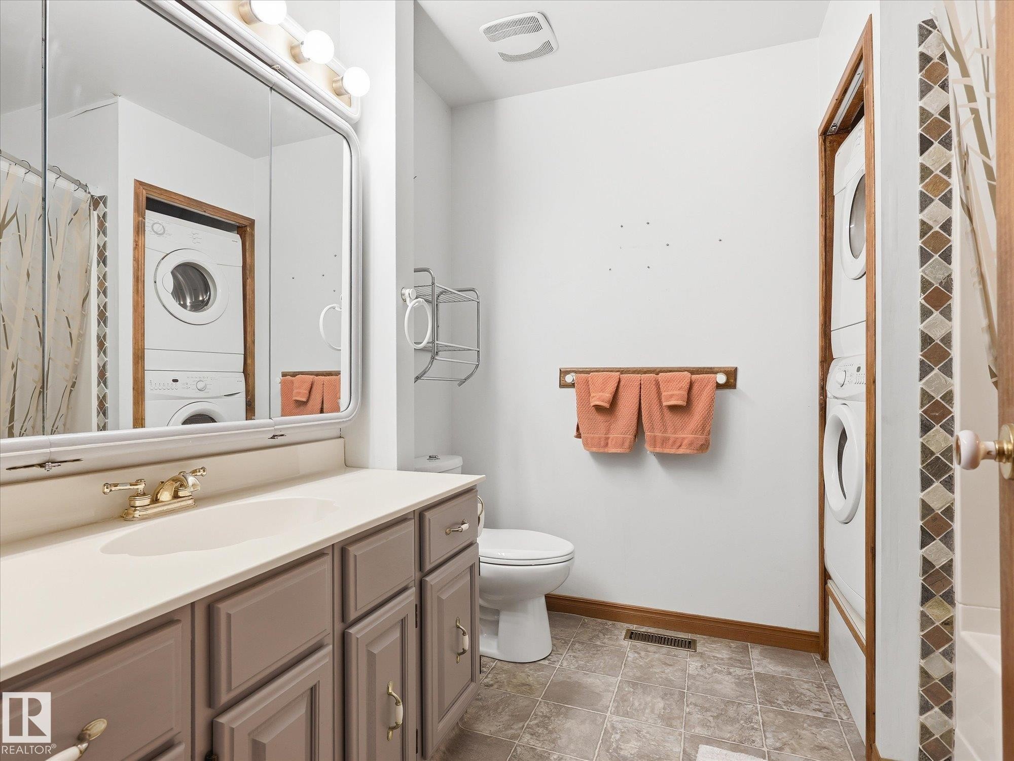 45 Lorne Crescent, St. Albert, AB - Indoor Photo Showing Bathroom