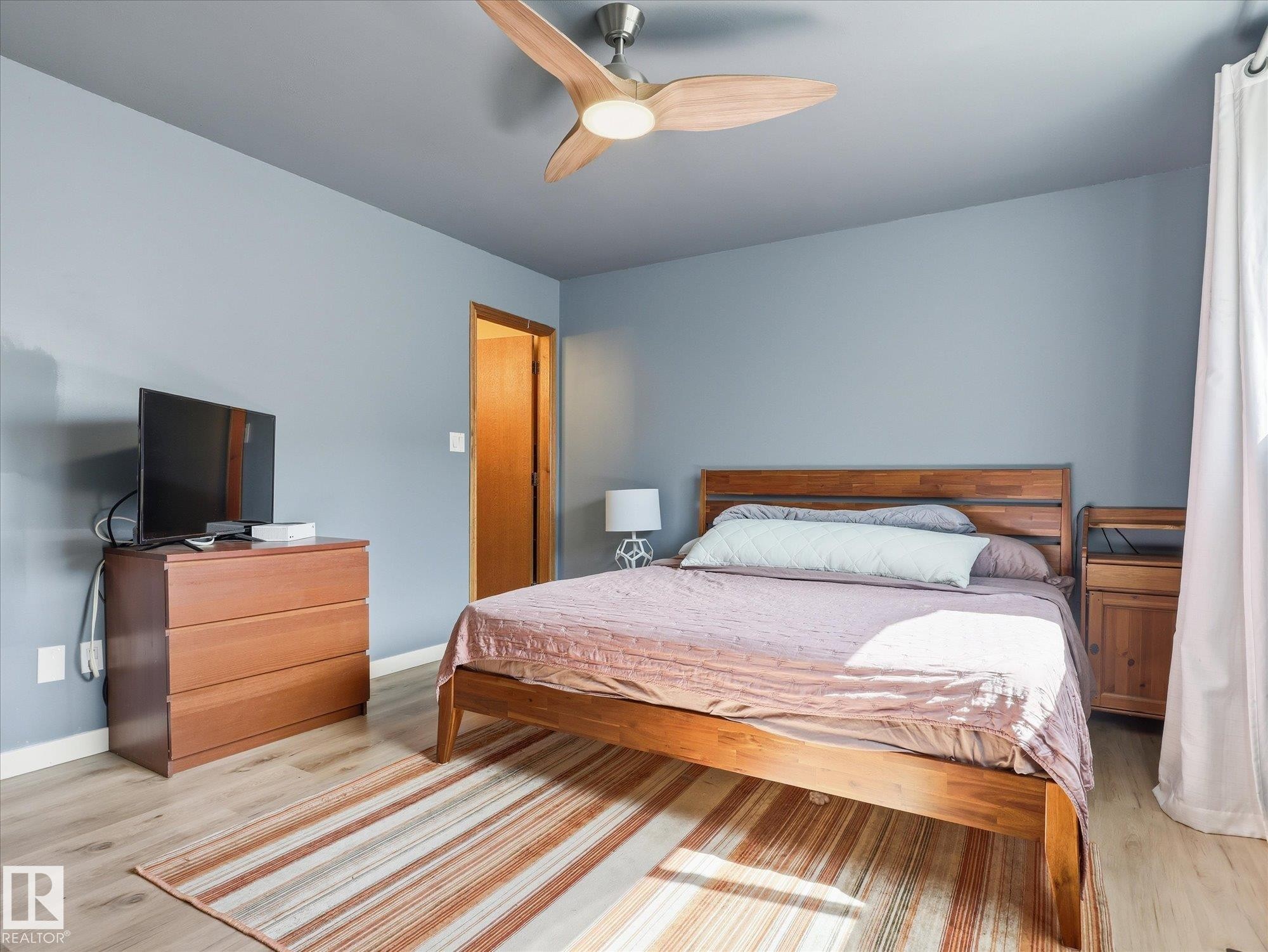 45 Lorne Crescent, St. Albert, AB - Indoor Photo Showing Bedroom