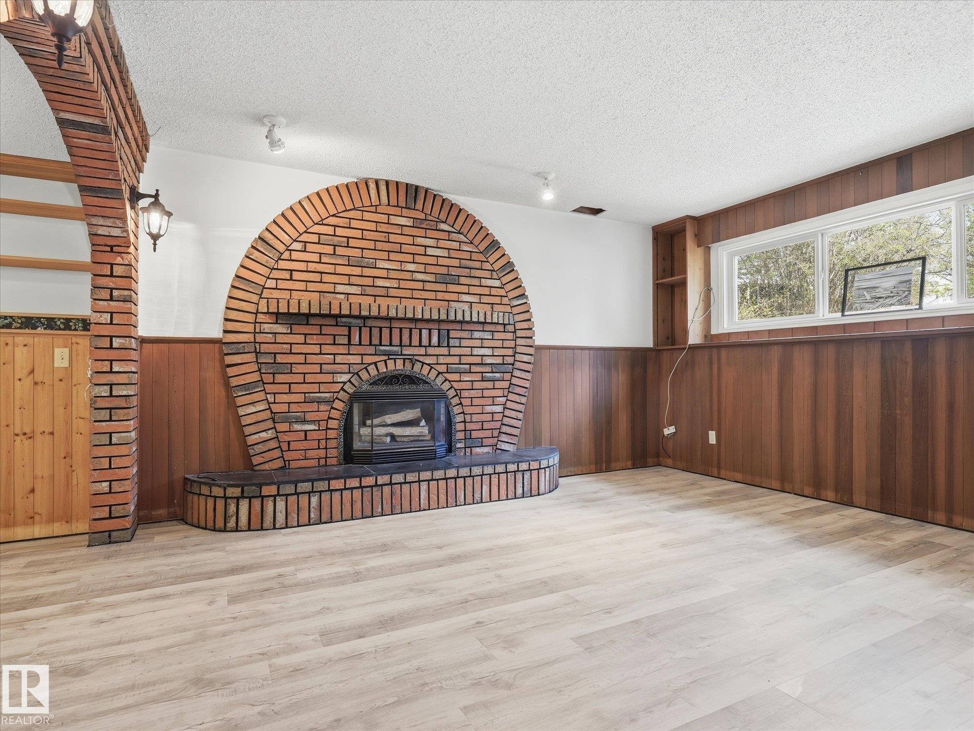 45 Lorne Crescent, St. Albert, AB - Indoor With Fireplace