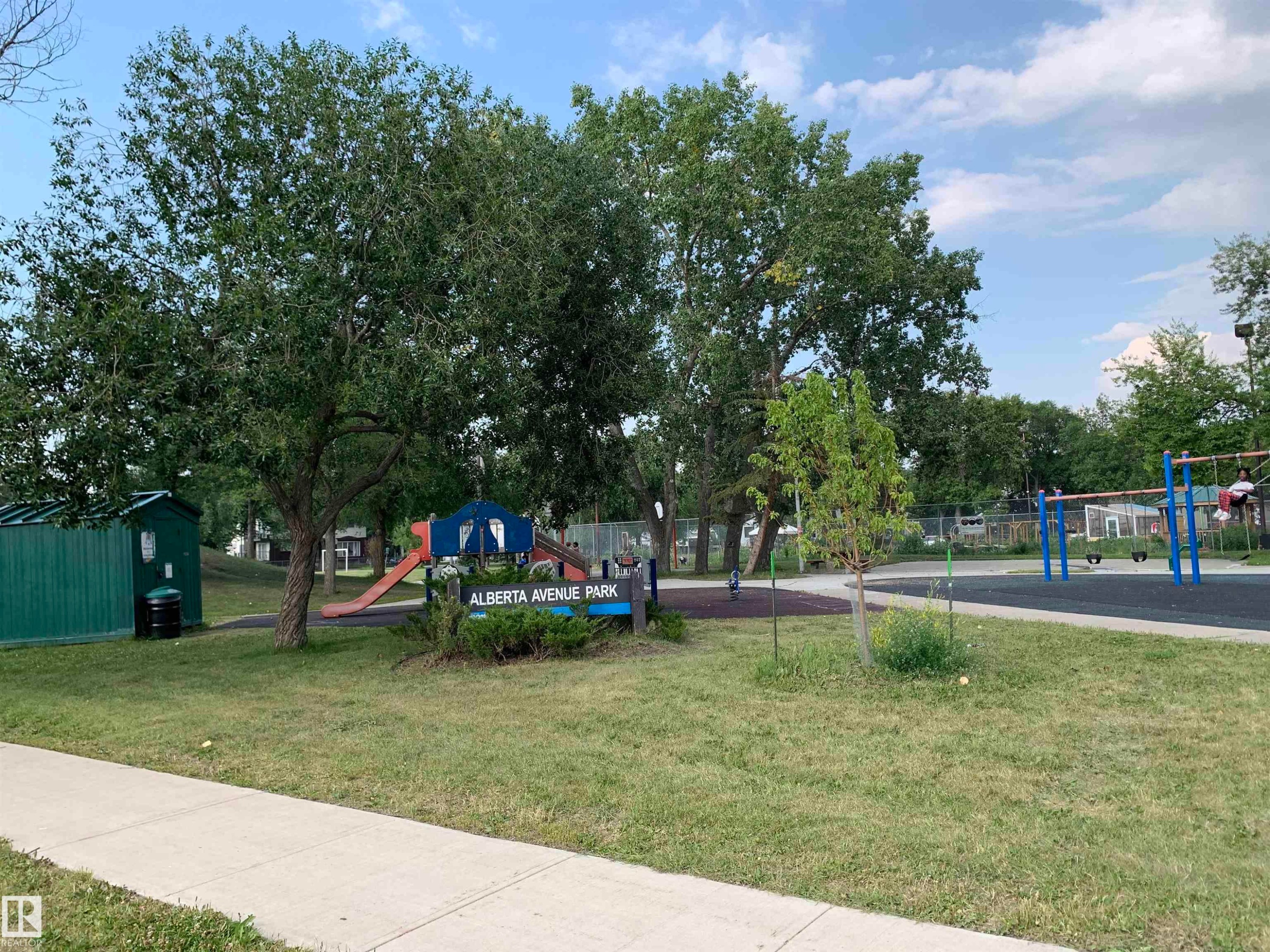 11824 93 Street, Edmonton, AB - Outdoor