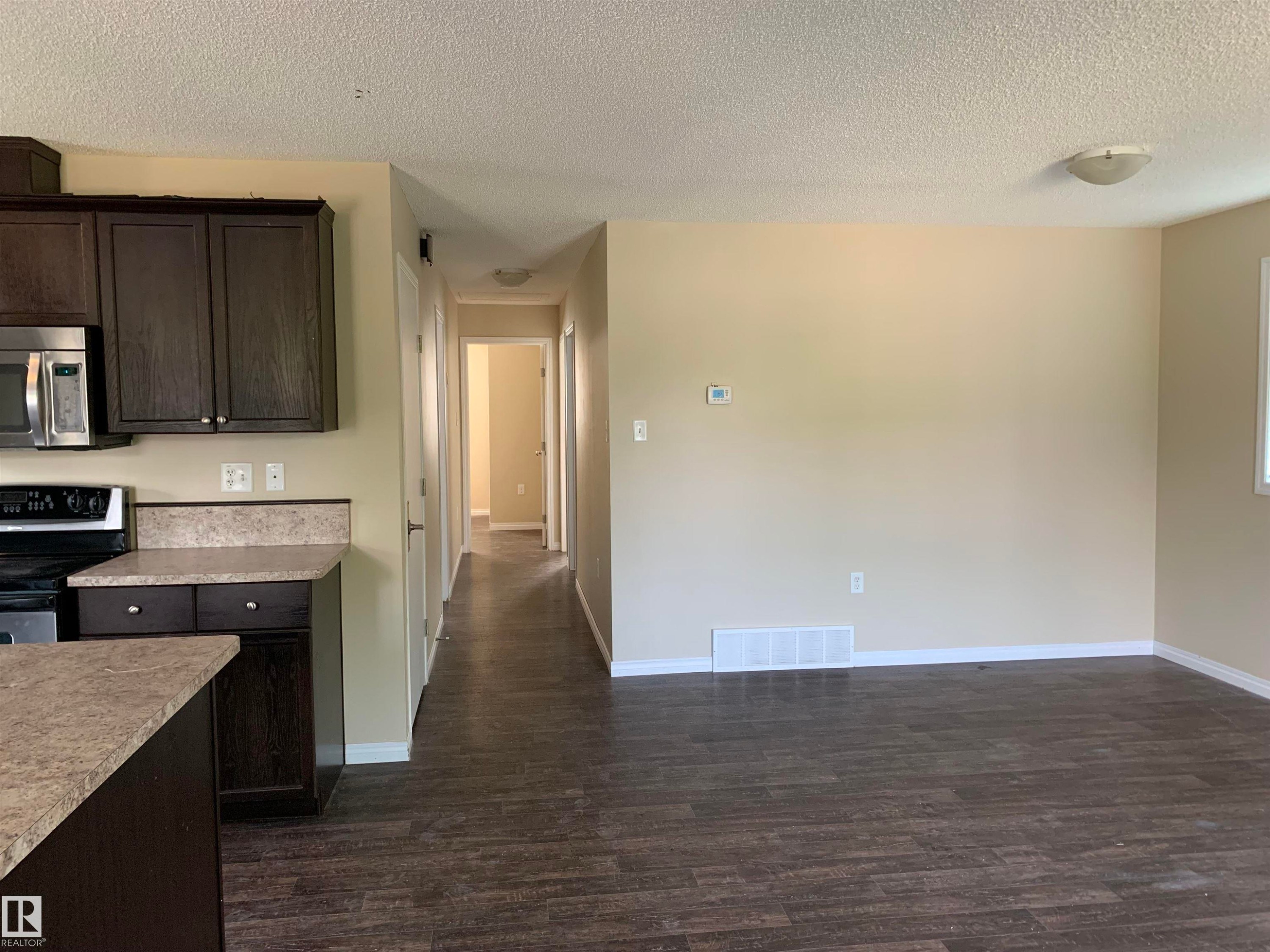 11824 93 Street, Edmonton, AB - Indoor Photo Showing Kitchen