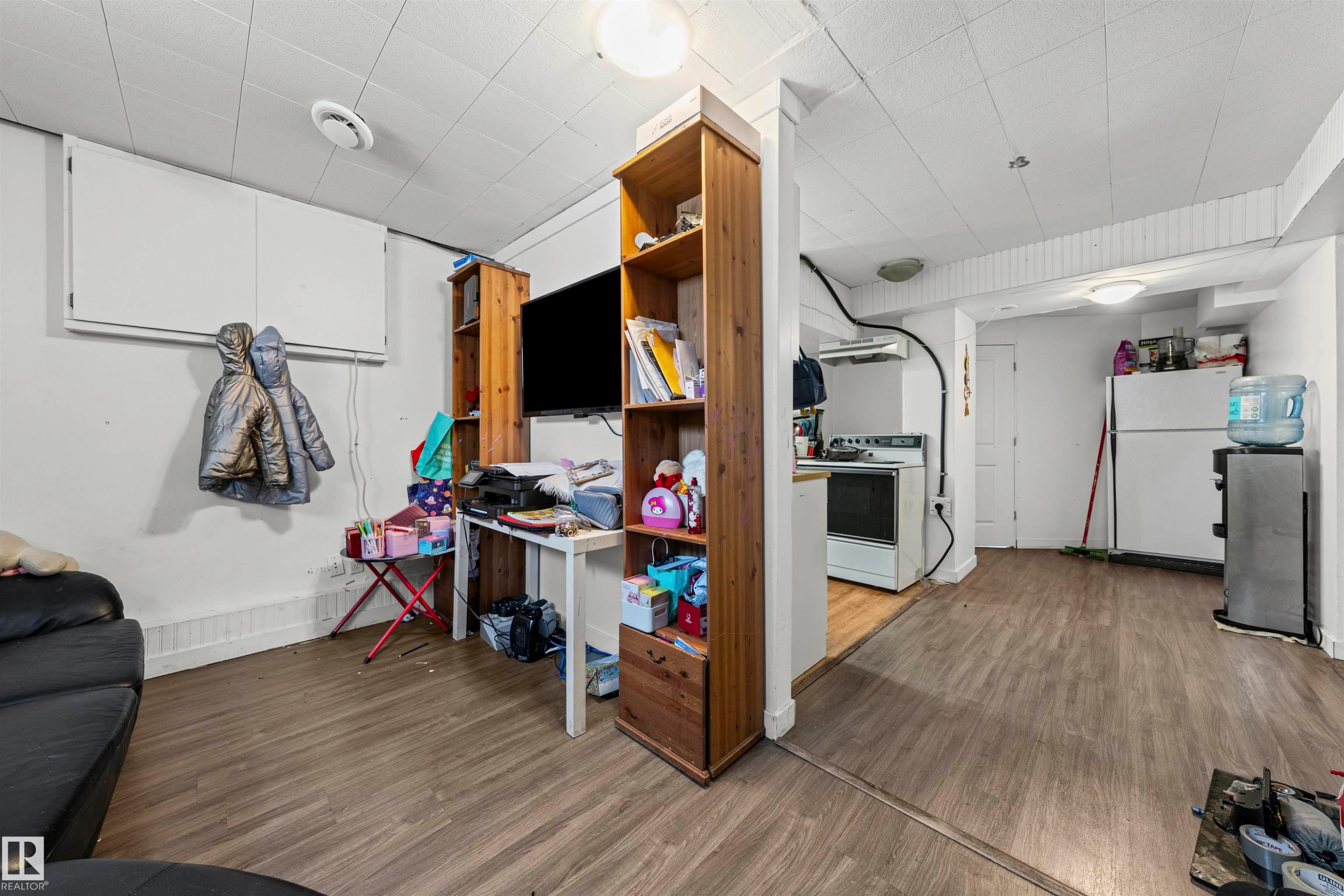 115 Warwick Road, Edmonton, AB - Indoor