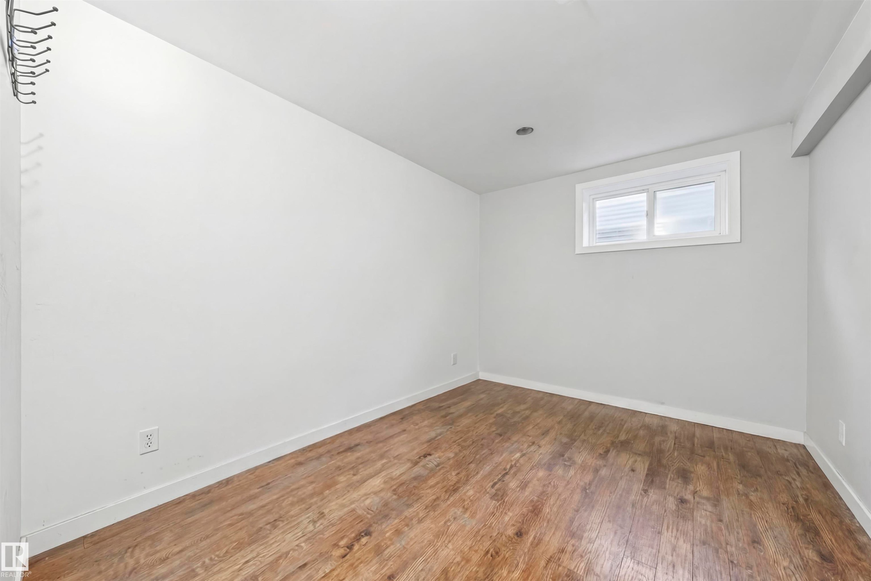 115 Warwick Road, Edmonton, AB - Indoor Photo Showing Other Room