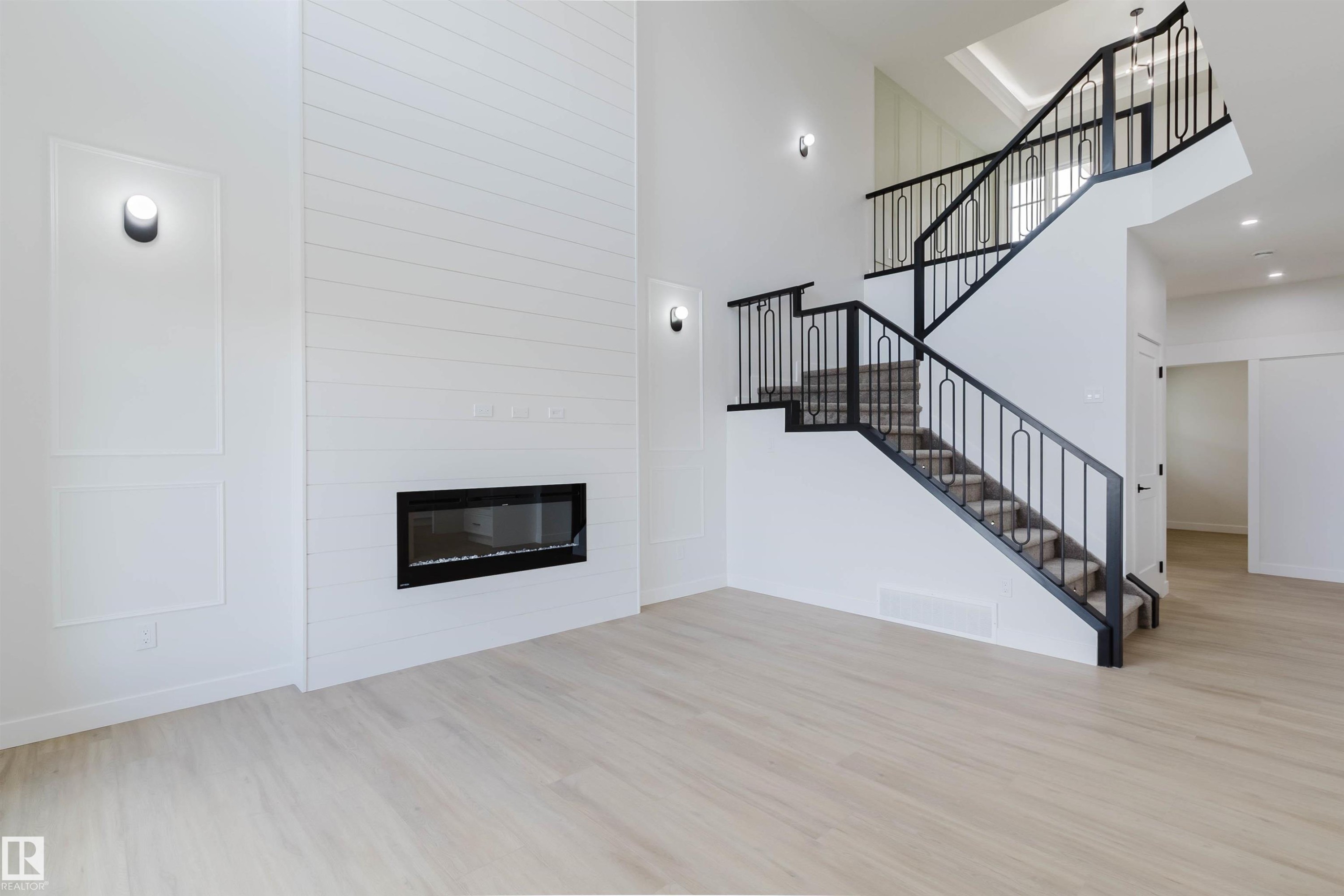 226 Edgemont Green, Edmonton, AB - Indoor With Fireplace