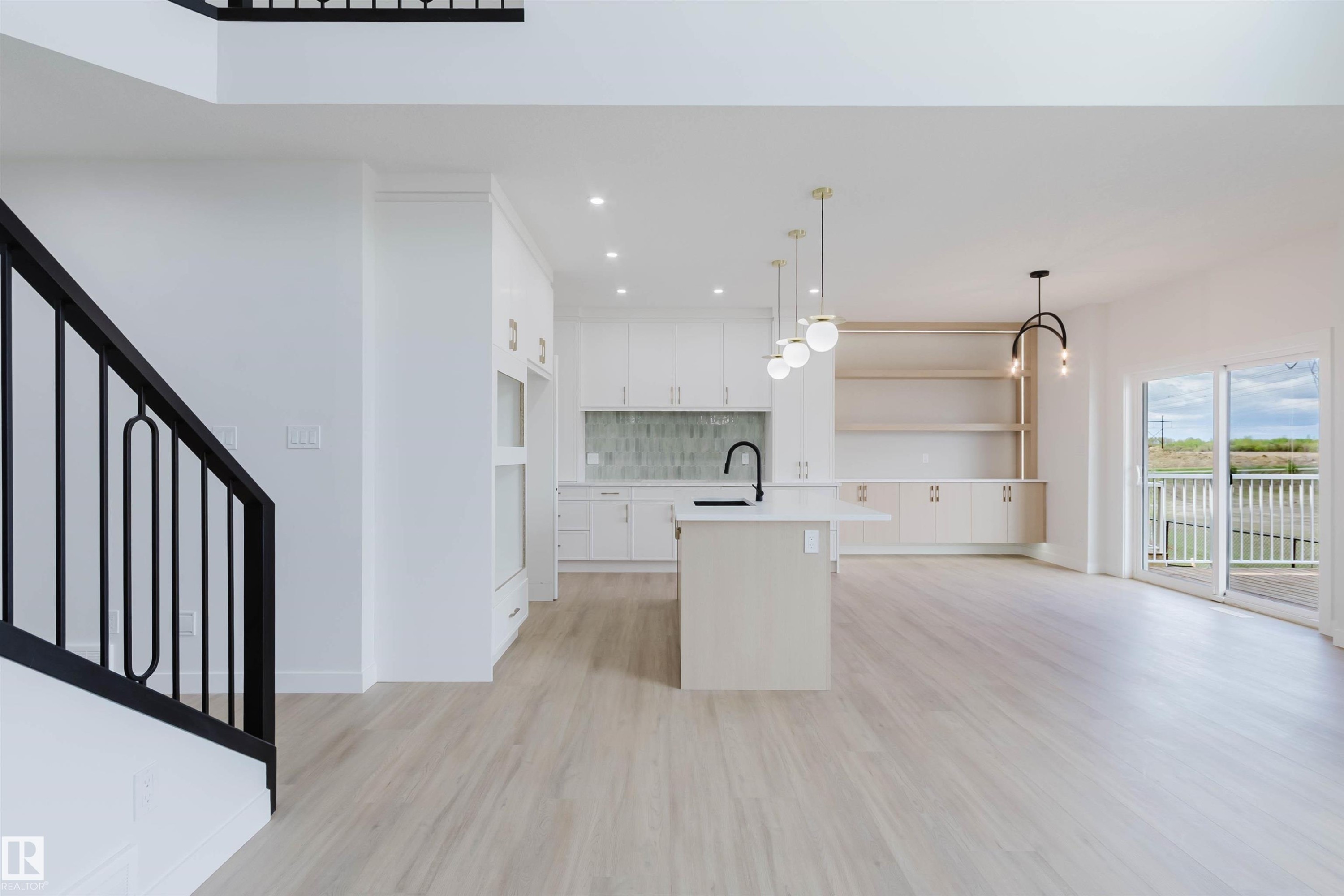 226 Edgemont Green, Edmonton, AB - Indoor Photo Showing Kitchen
