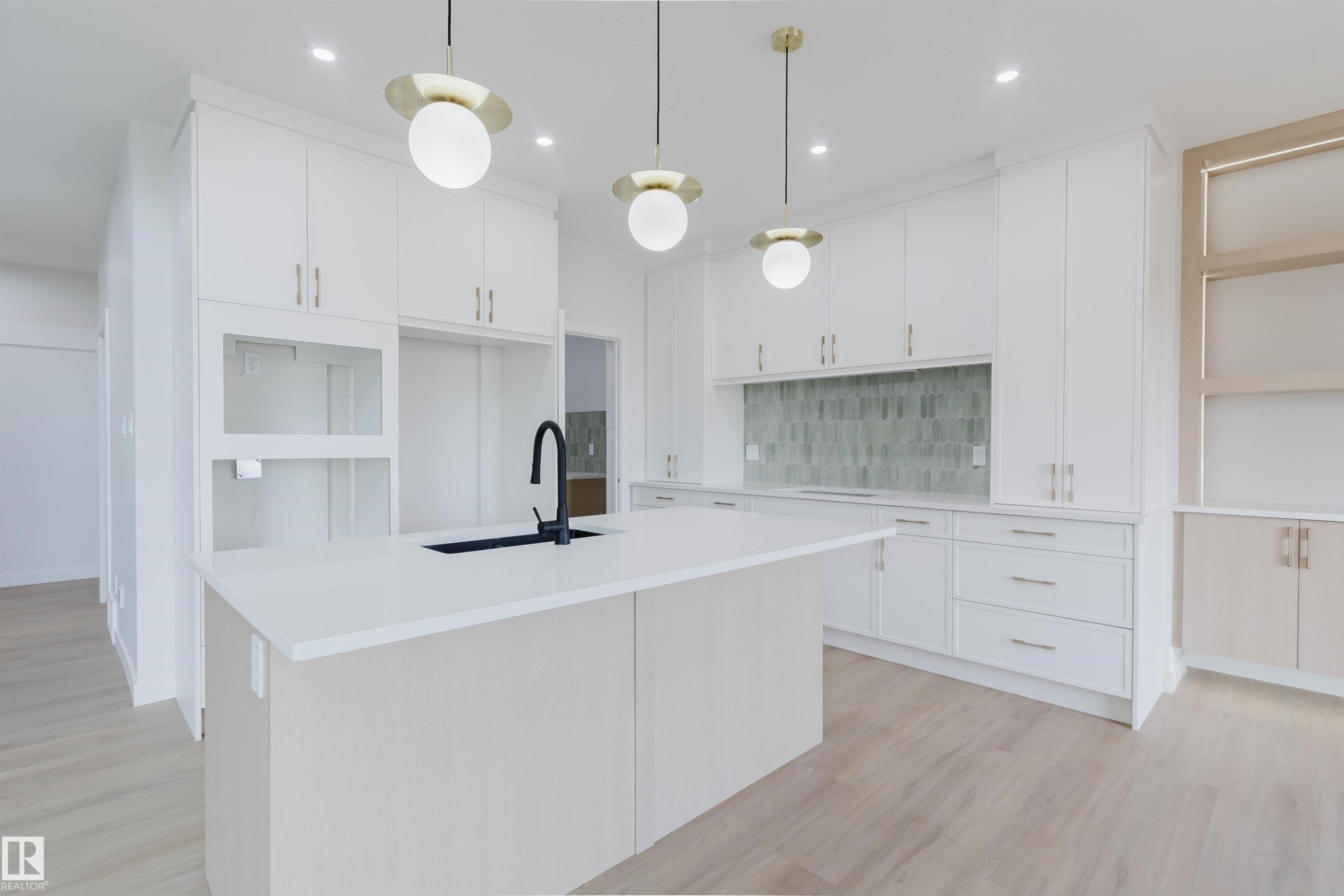 226 Edgemont Green, Edmonton, AB - Indoor Photo Showing Kitchen