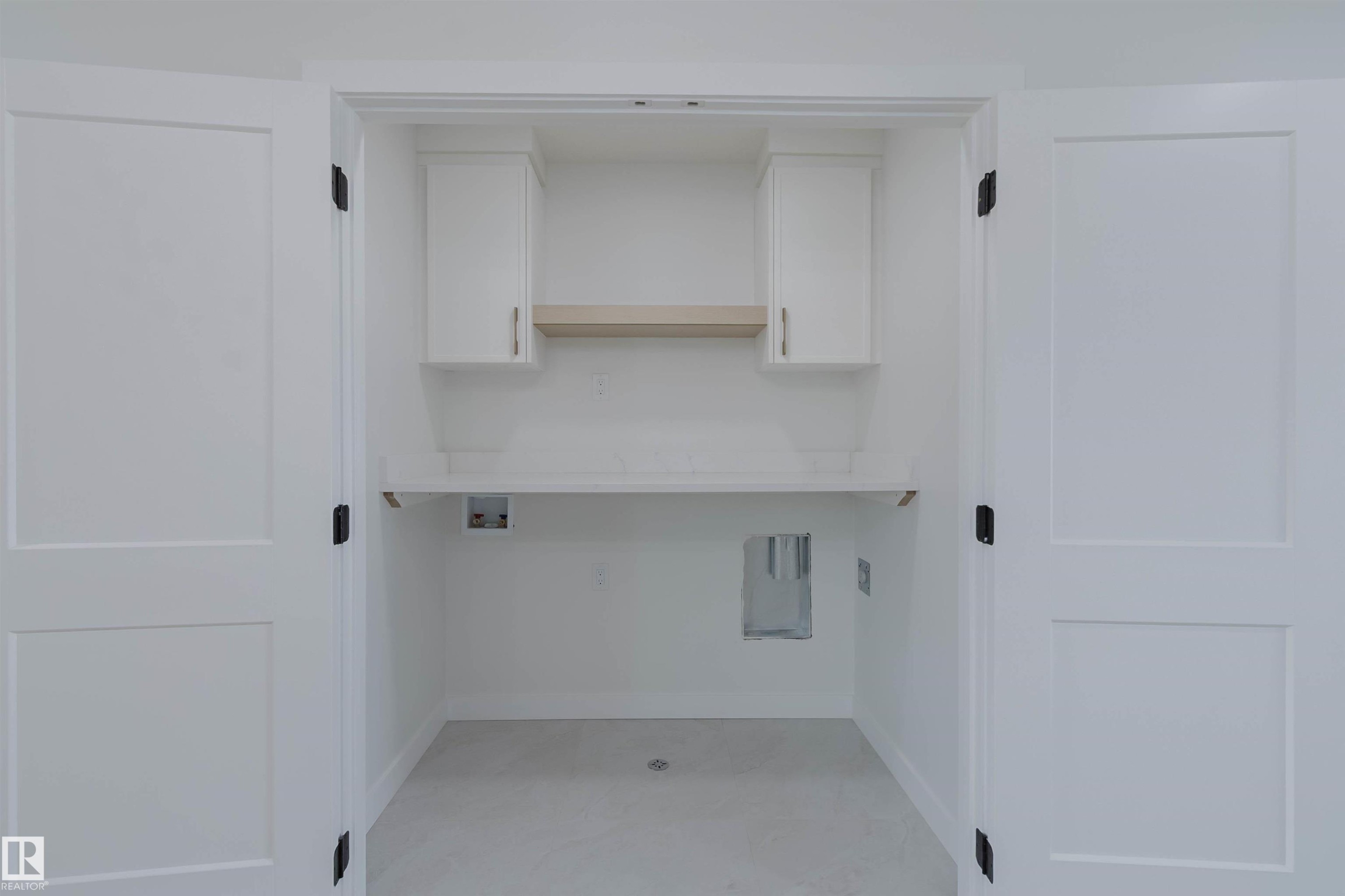 226 Edgemont Green, Edmonton, AB - Indoor Photo Showing Other Room
