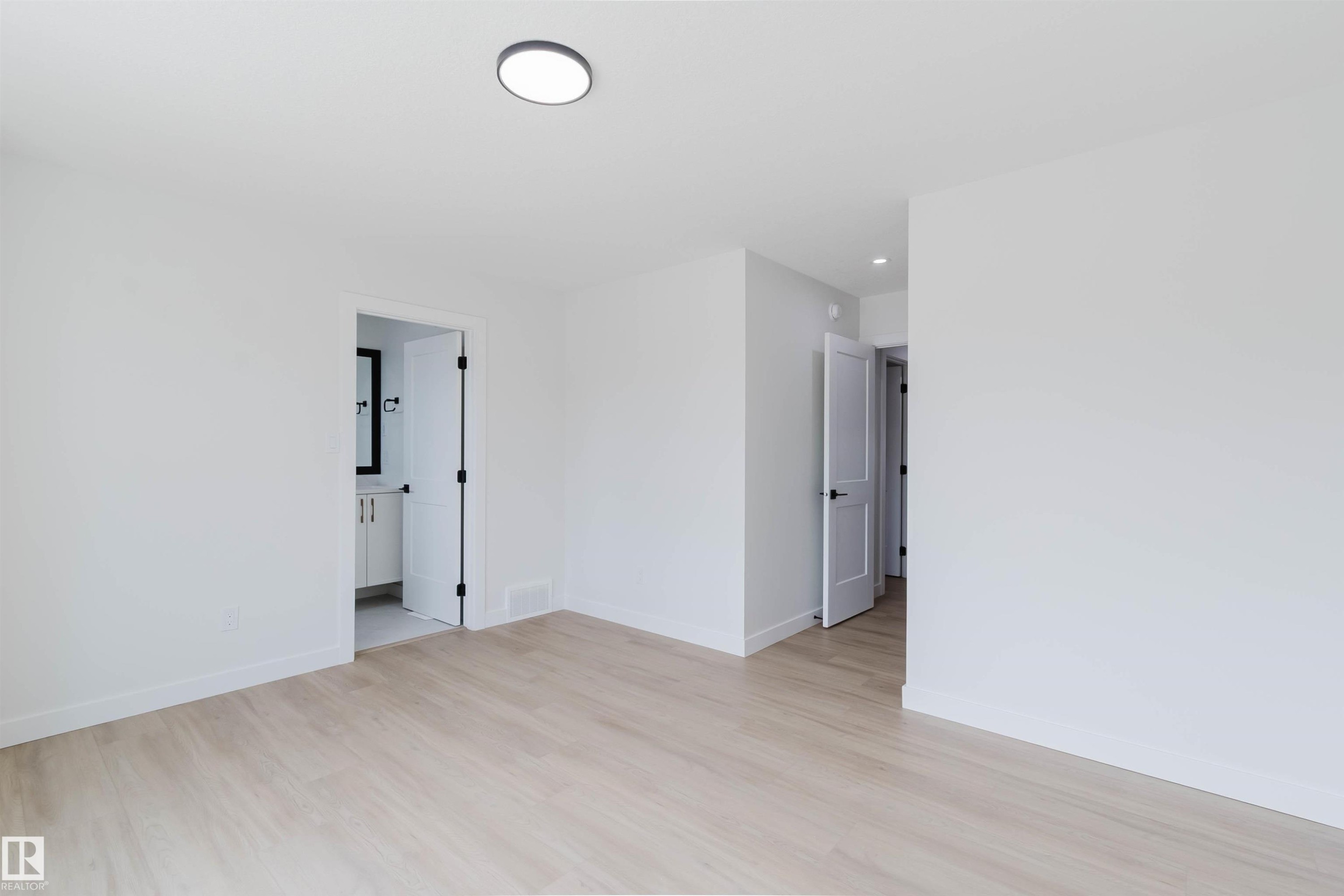 226 Edgemont Green, Edmonton, AB - Indoor Photo Showing Other Room