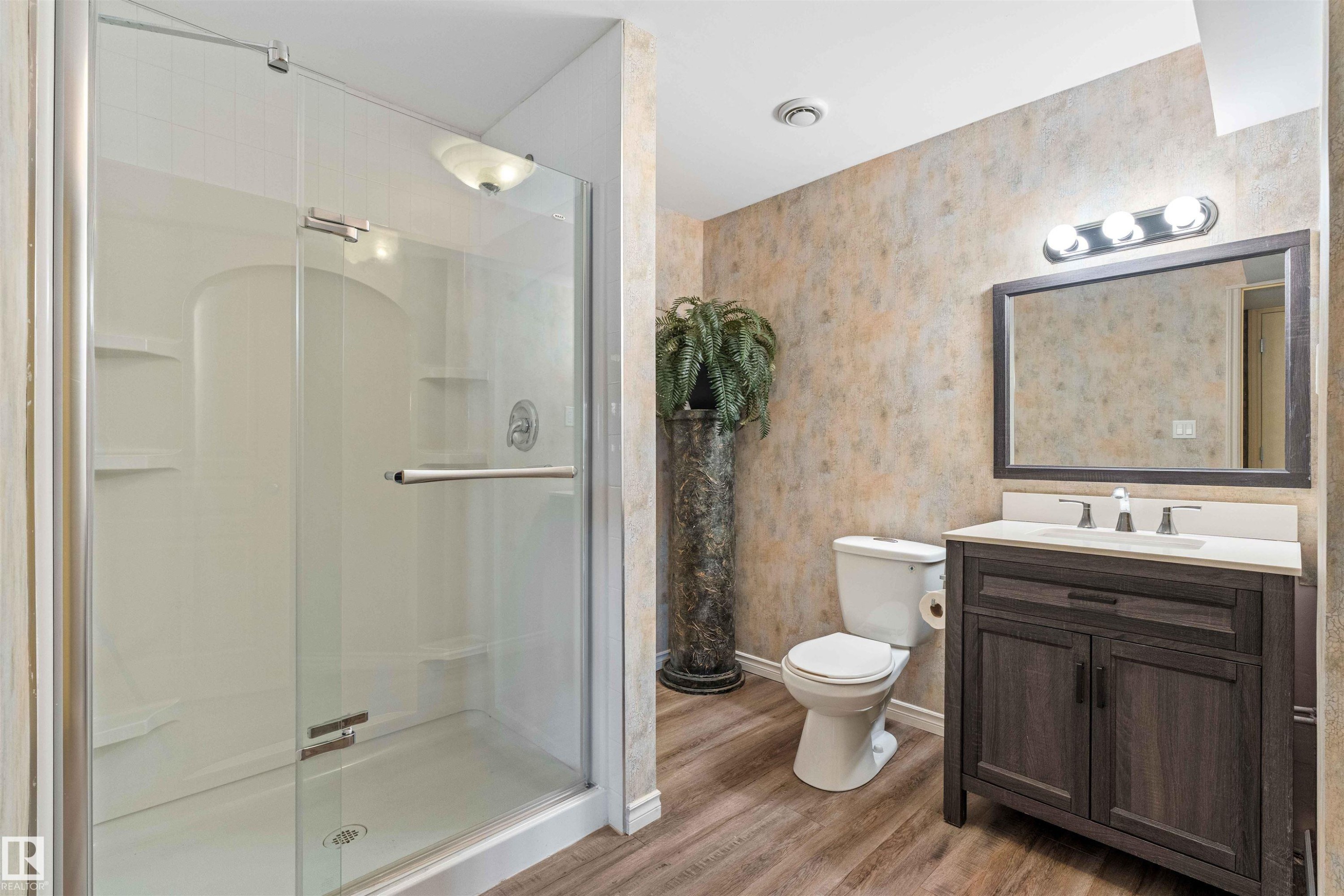 68 Greystone Crescent, Spruce Grove, AB - Indoor Photo Showing Bathroom