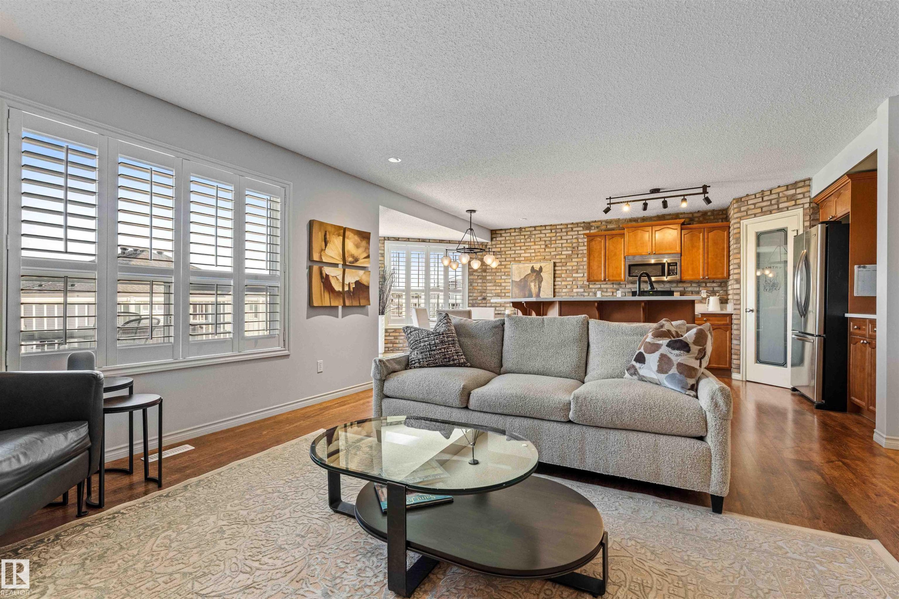 68 Greystone Crescent, Spruce Grove, AB - Indoor Photo Showing Living Room