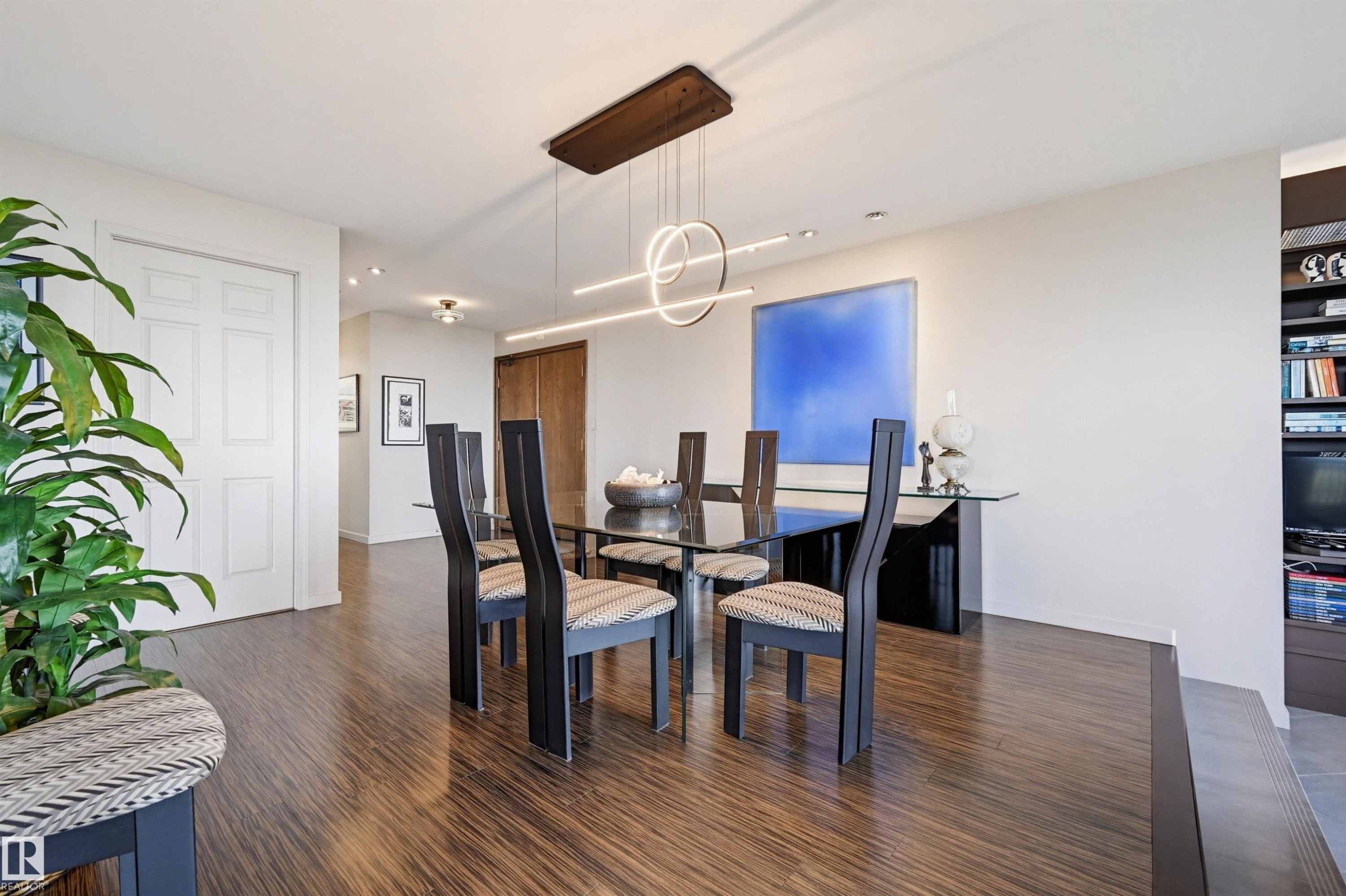 #1704 11503 100 Av Nw, Edmonton, AB - Indoor Photo Showing Dining Room