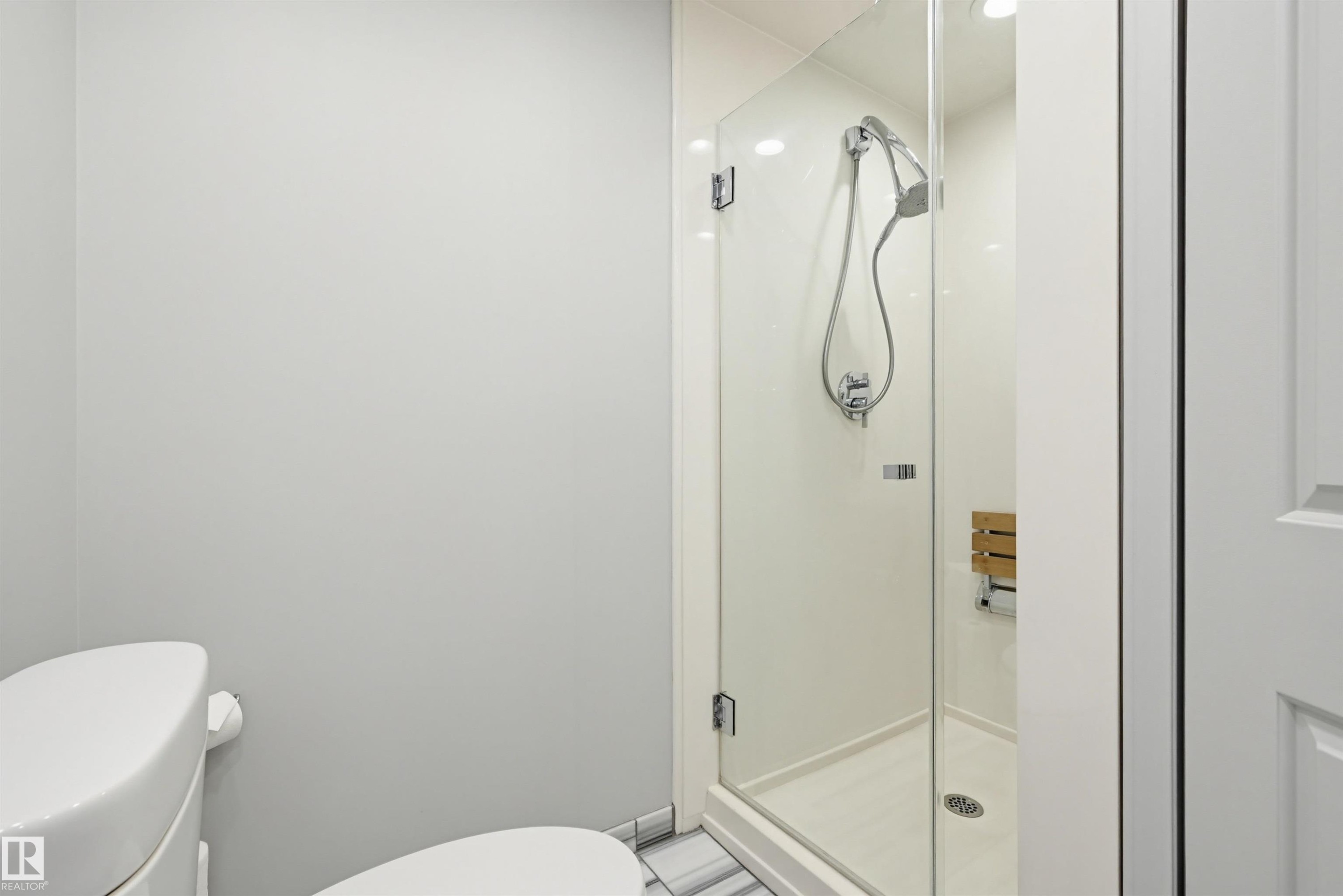 #1704 11503 100 Av Nw, Edmonton, AB - Indoor Photo Showing Bathroom