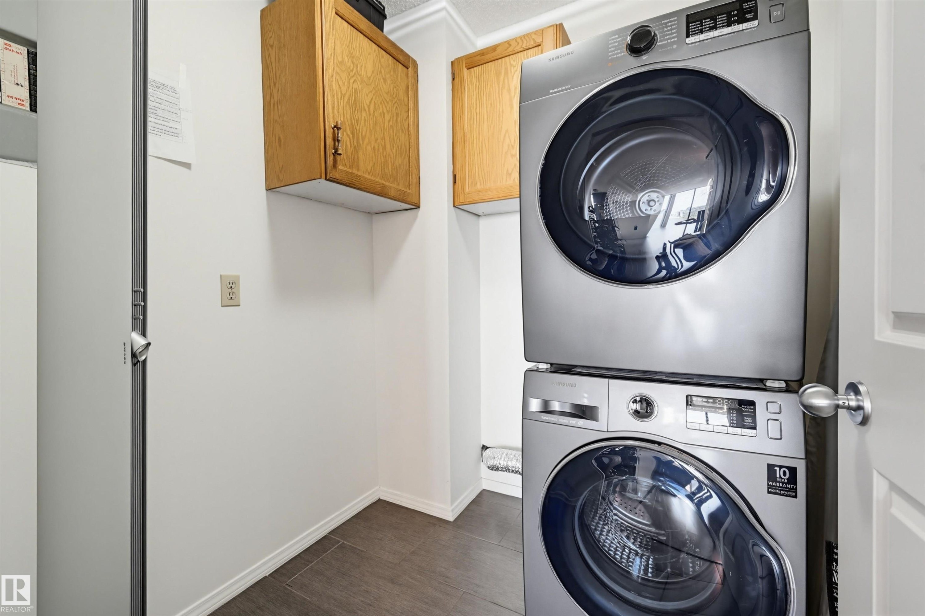 #1704 11503 100 Av Nw, Edmonton, AB - Indoor Photo Showing Laundry Room