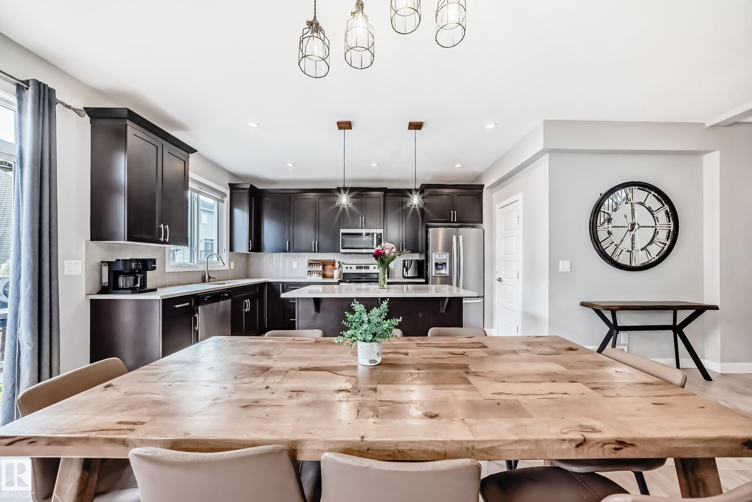 2011 201 Street, Edmonton, AB - Indoor Photo Showing Dining Room