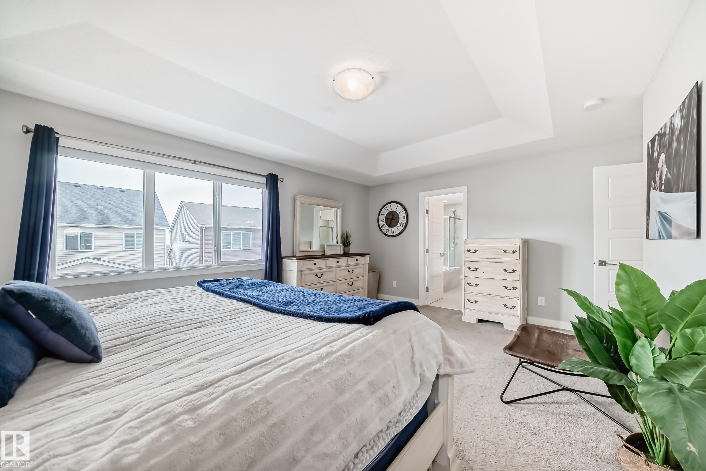 2011 201 Street, Edmonton, AB - Indoor Photo Showing Bedroom