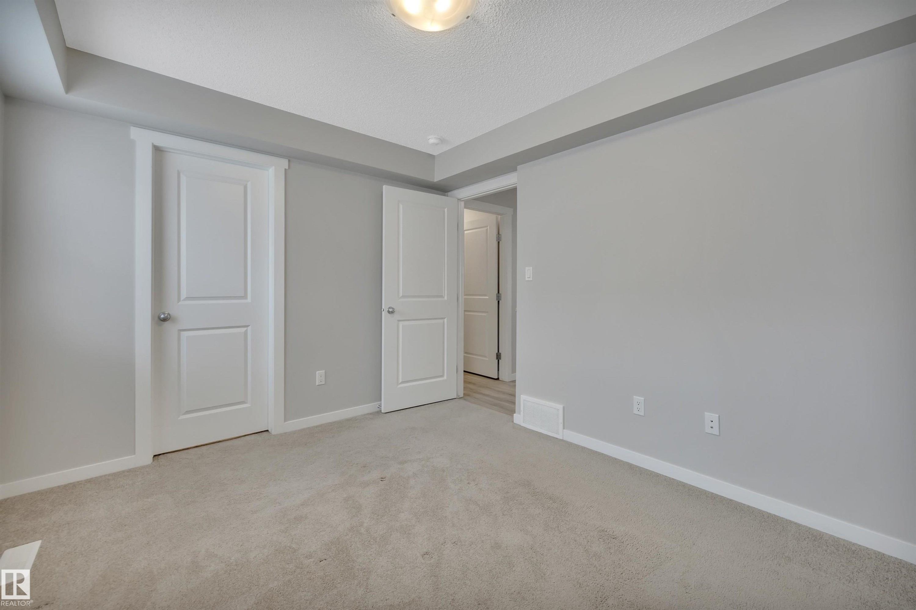 19 1110 Daniels Link Link, Edmonton, AB - Indoor Photo Showing Other Room