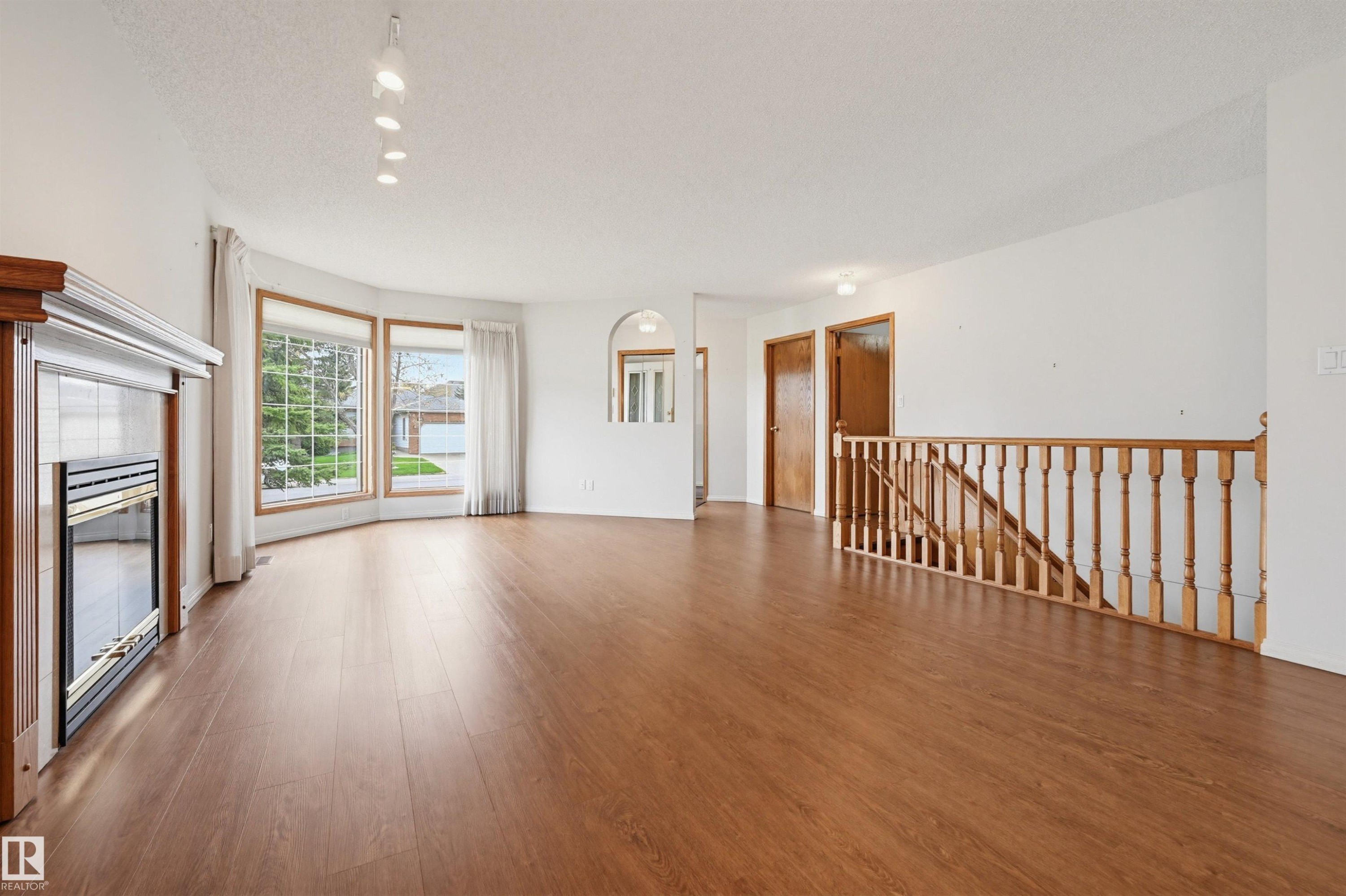 604 Revell Wynd, Edmonton, AB - Indoor