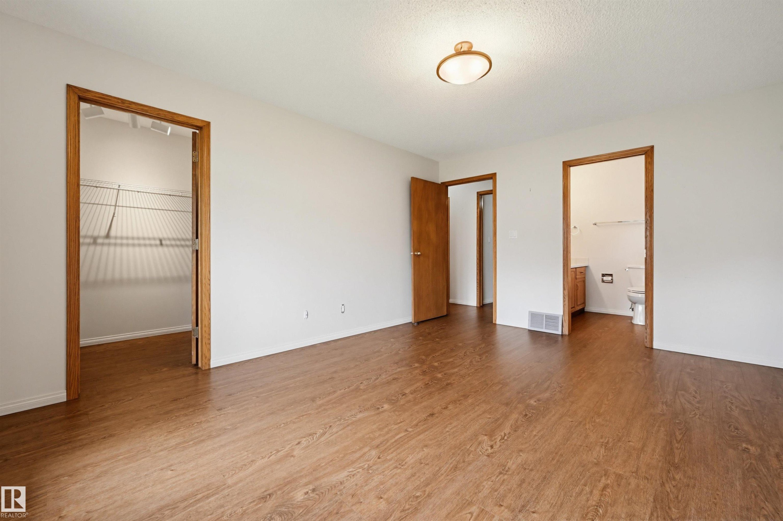 604 Revell Wynd, Edmonton, AB - Indoor Photo Showing Other Room
