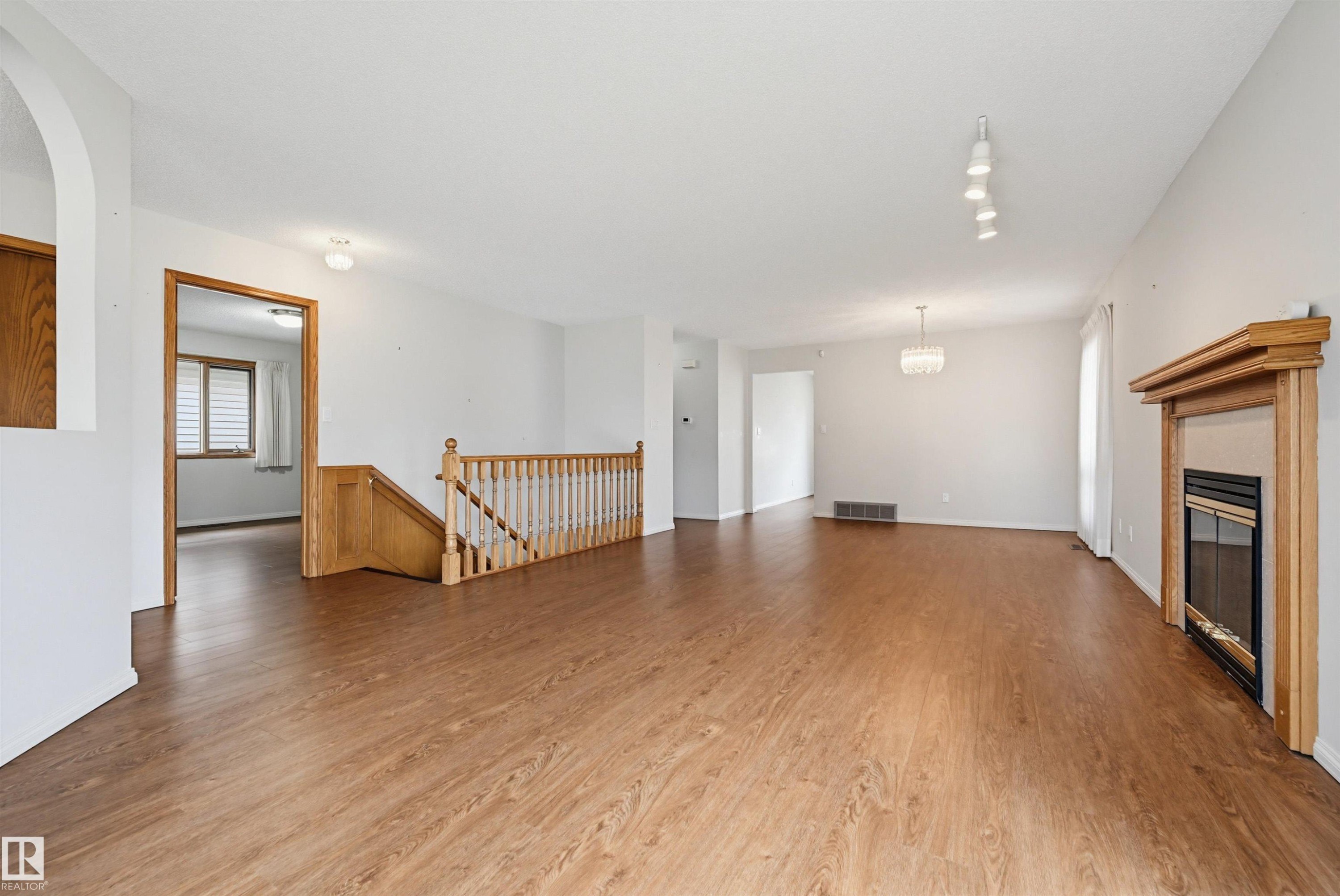 604 Revell Wynd, Edmonton, AB - Indoor With Fireplace