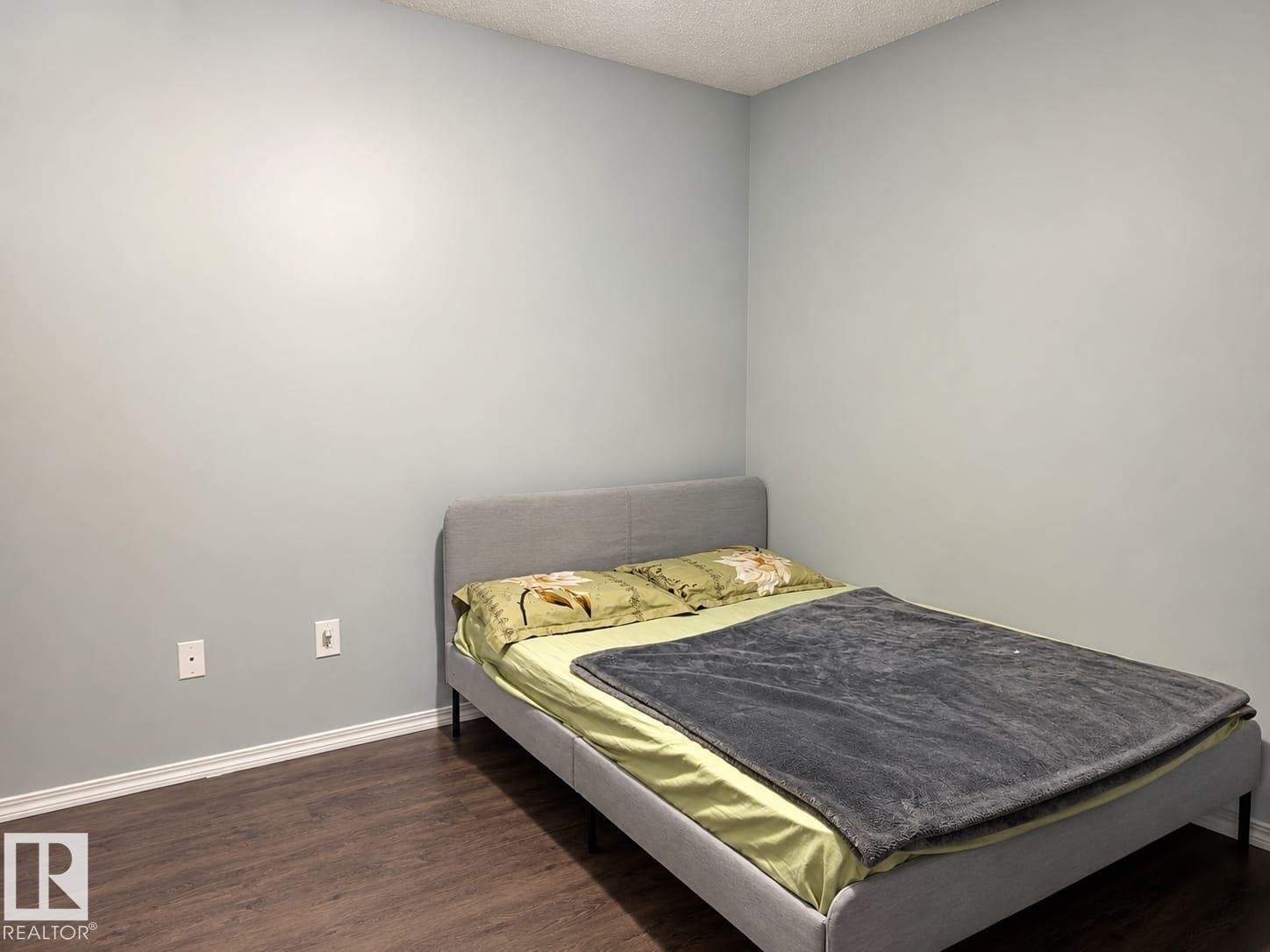 #122 270 Mcconachie Dr Nw, Edmonton, AB - Indoor Photo Showing Bedroom