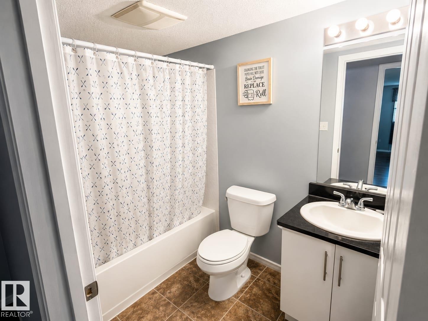 #122 270 Mcconachie Dr Nw, Edmonton, AB - Indoor Photo Showing Bathroom